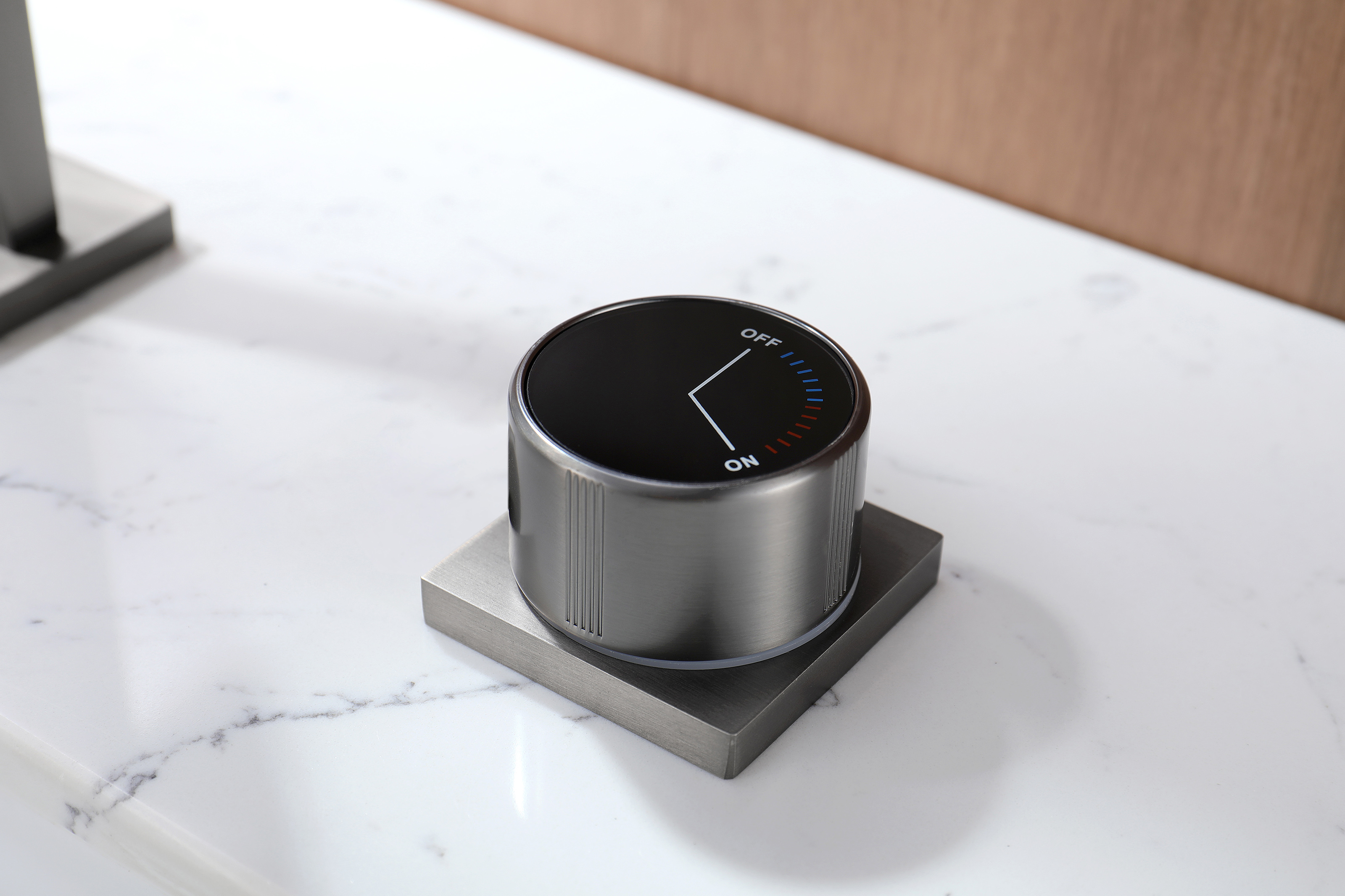 01111-Q Смеситель на борт раковины (2-отв,ГРАФИТ)  GANZER (10/1шт)