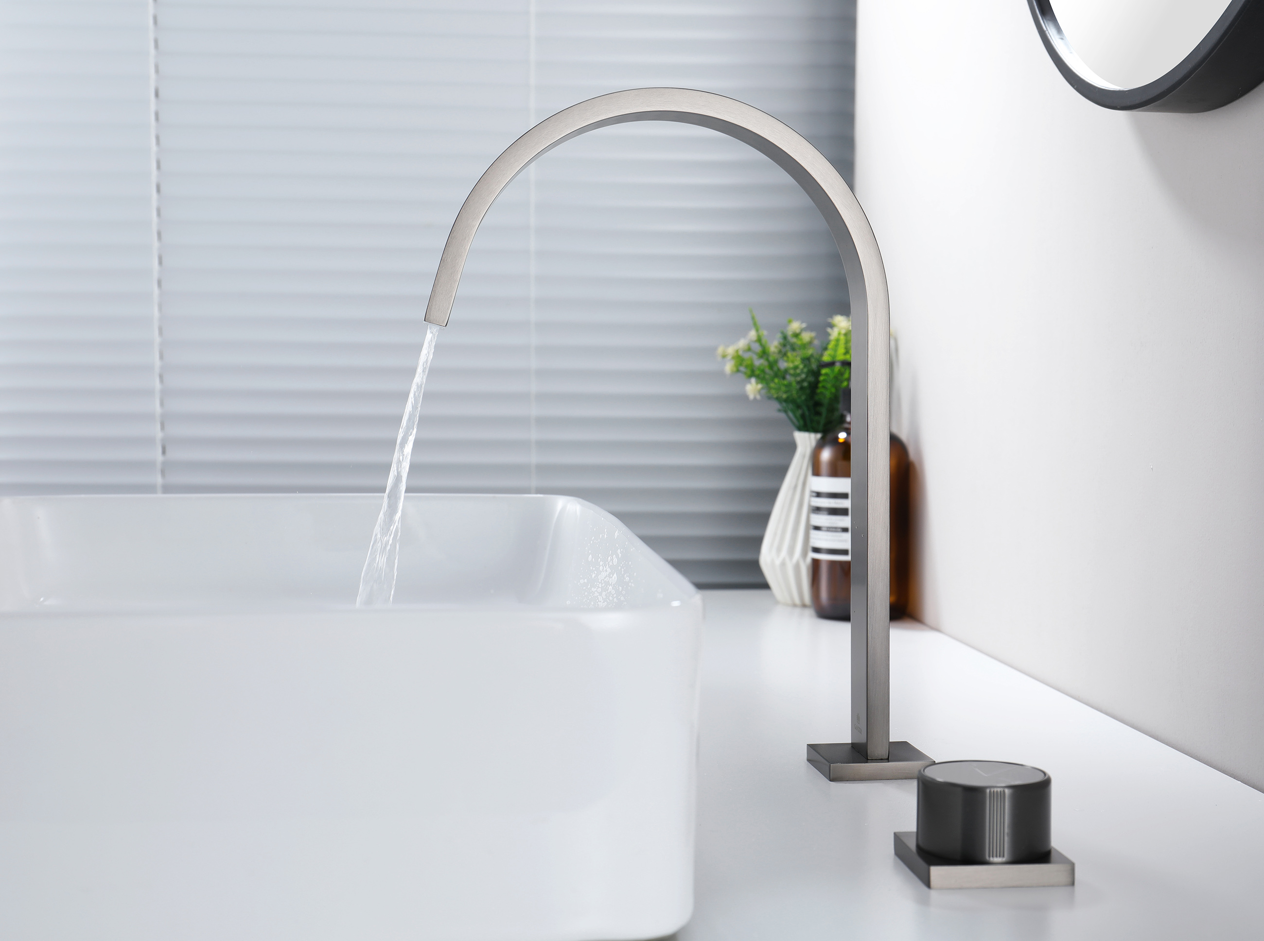 01112-Q Смеситель на борт раковины (2-отв,ГРАФИТ)  GANZER (10/1шт)