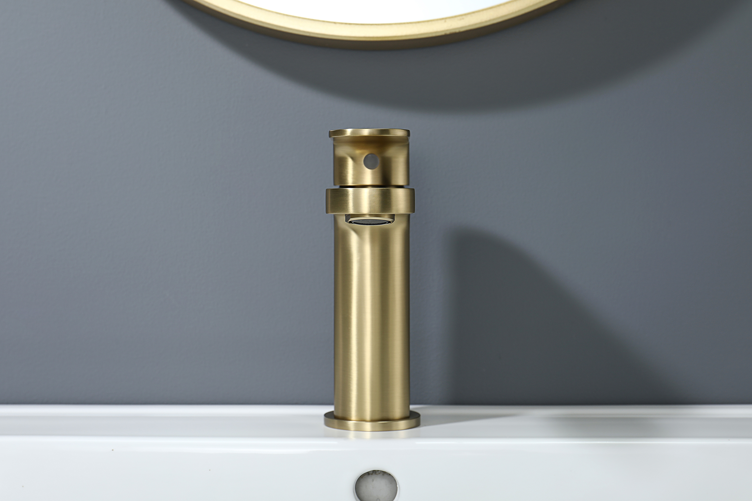 06111-S Смеситель од. для раковины (Мат. Золото) GANZER (10/1шт)