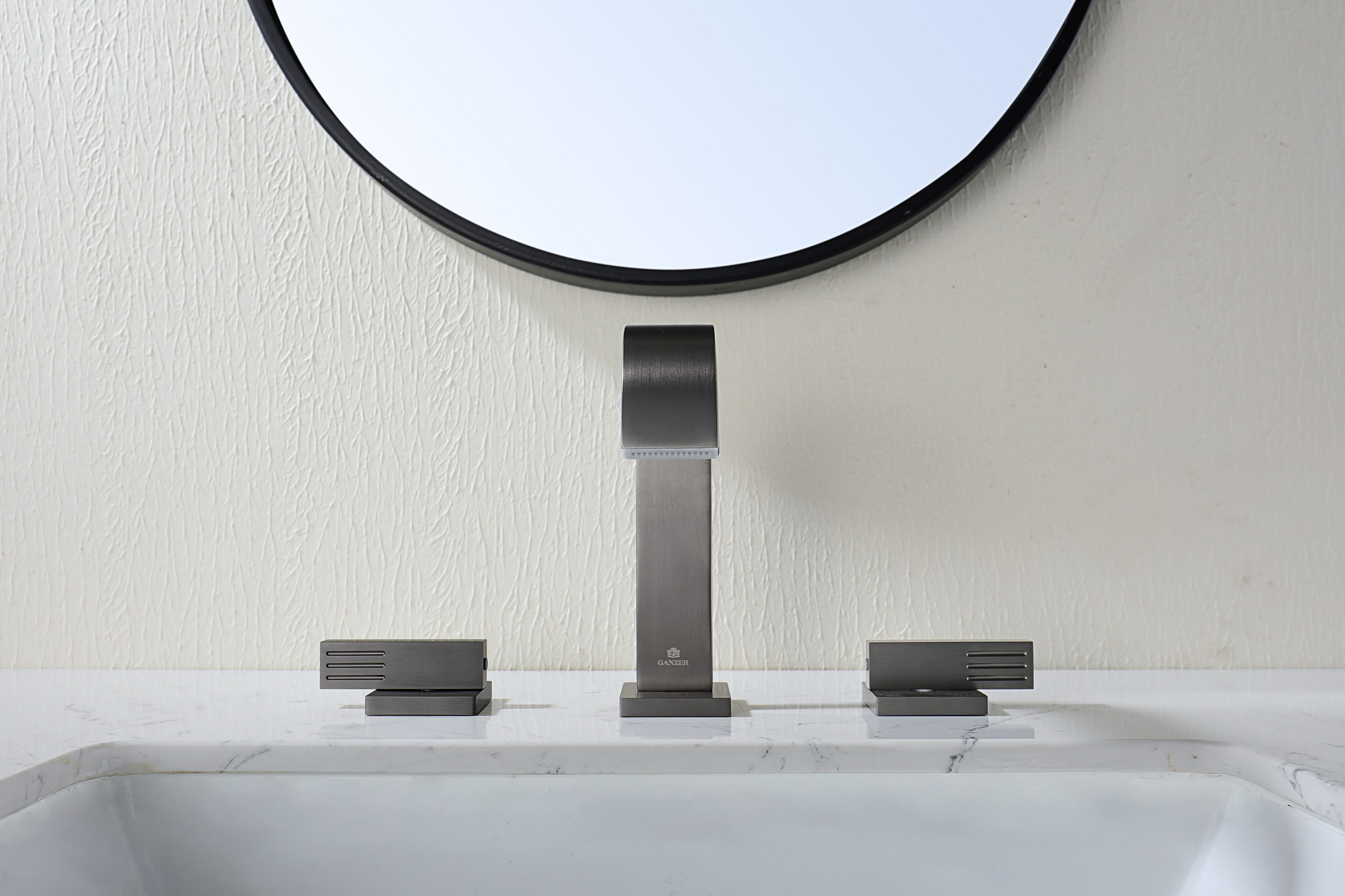 01115-Q Смеситель на борт раковины (3-отв,ГРАФИТ) GANZER (10/1шт)