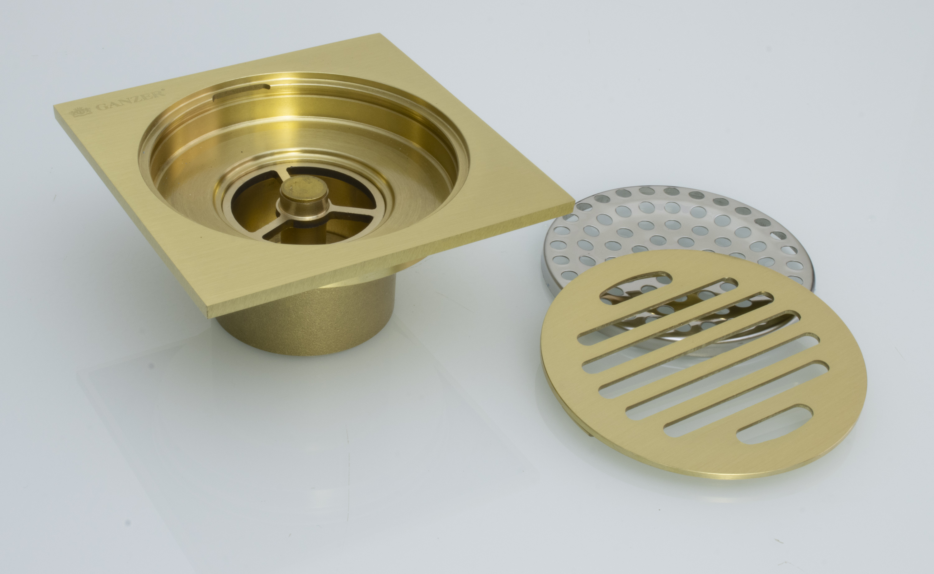 Трап прямой 10 х 10  (МАТ. ЗОЛОТО)  GANZER  (60/1шт)