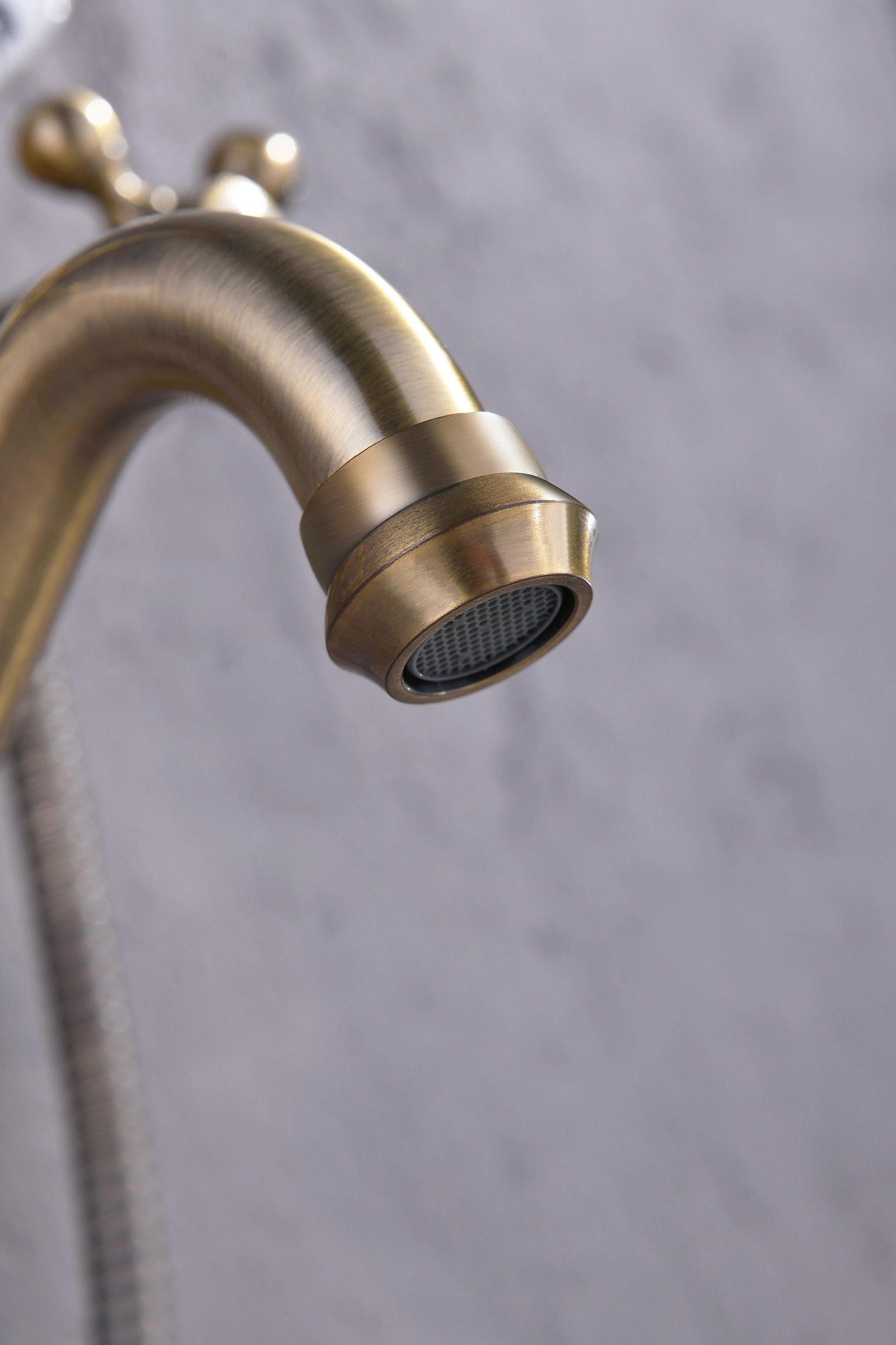 09063-D Двухвент душевой релинг БРОНЗА  GANZER  (4/1шт)