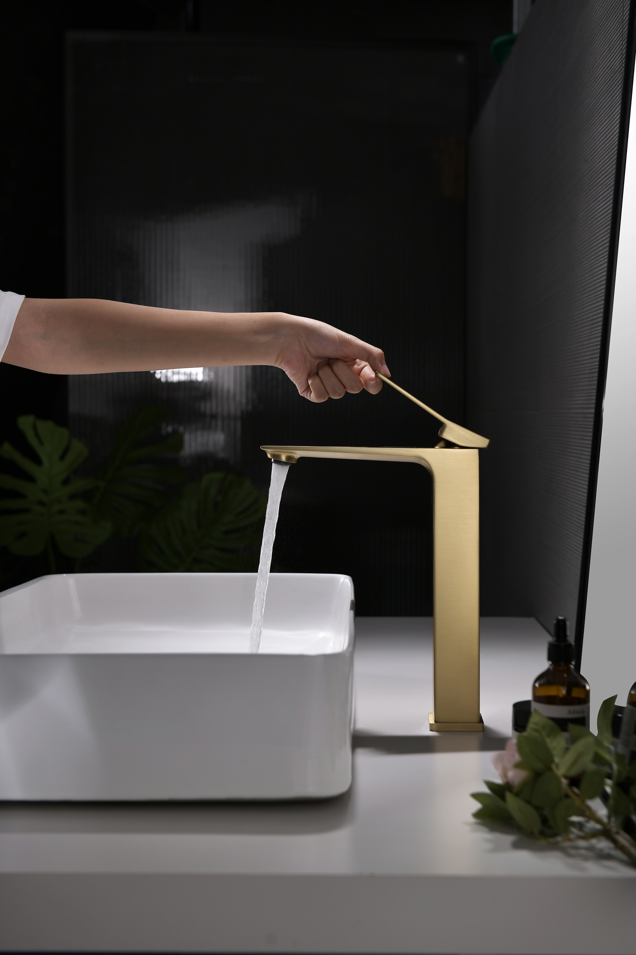 05112-S Смеситель од. для раковины-чаши (Мат. Золото) GANZER (10/1шт)