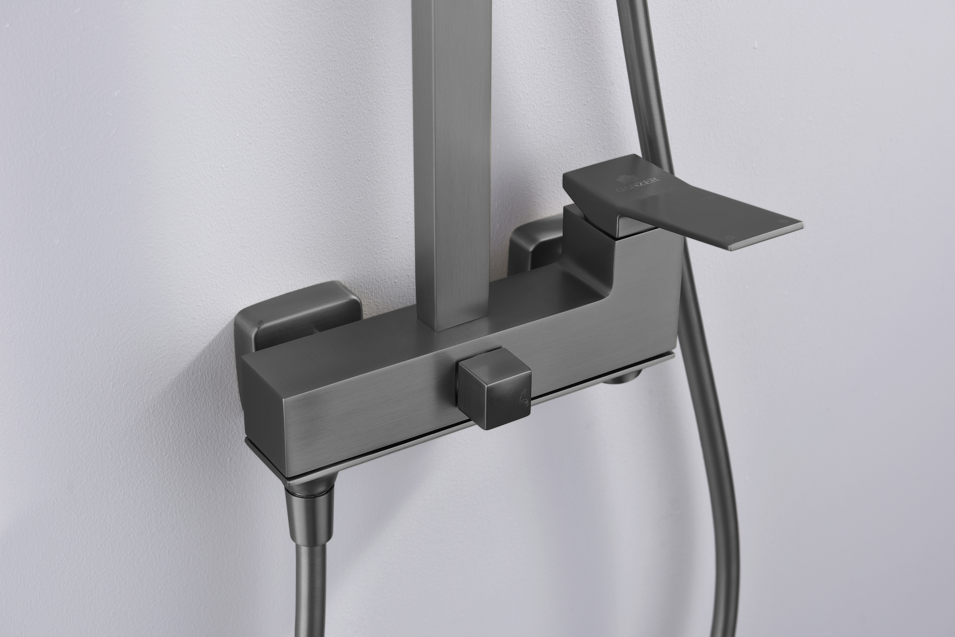 05162-Q Душевая система (ГРАФИТ) GANZER (5/1шт)