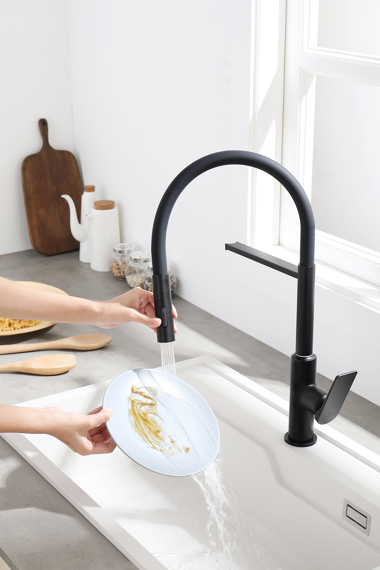 07126-C Смеситель для кухни с гиб. МАГНИТ. изливом (ЧЕР.+ЧЕР.) GANZER (10/1шт)