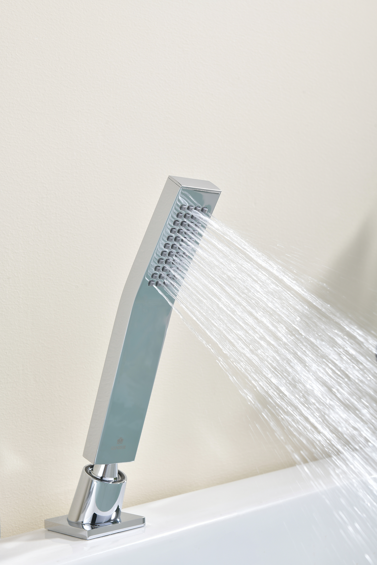 01133 Смеситель на борт ванны (5-отв,ХРОМ)  GANZER (10/1шт)