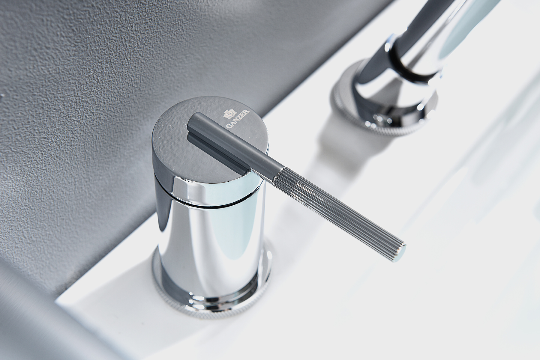 19133 Смеситель на борт ванны (4-отв,ХРОМ)  GANZER (6/1шт)