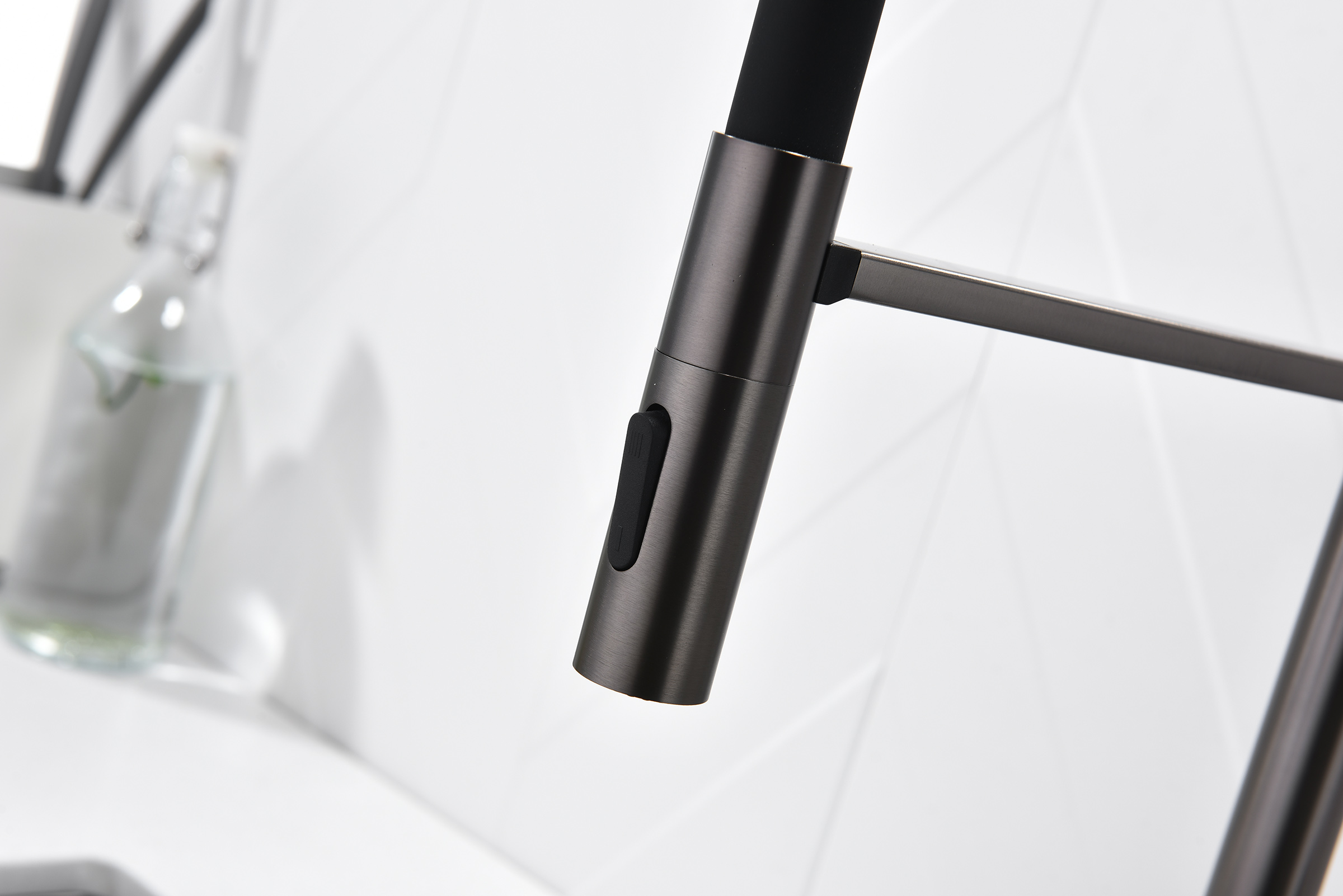 12127-QC Смеситель для кухни с гиб. МАГНИТ. изливом (ГРАФИТ+ЧЕР.) GANZER (10/1шт)