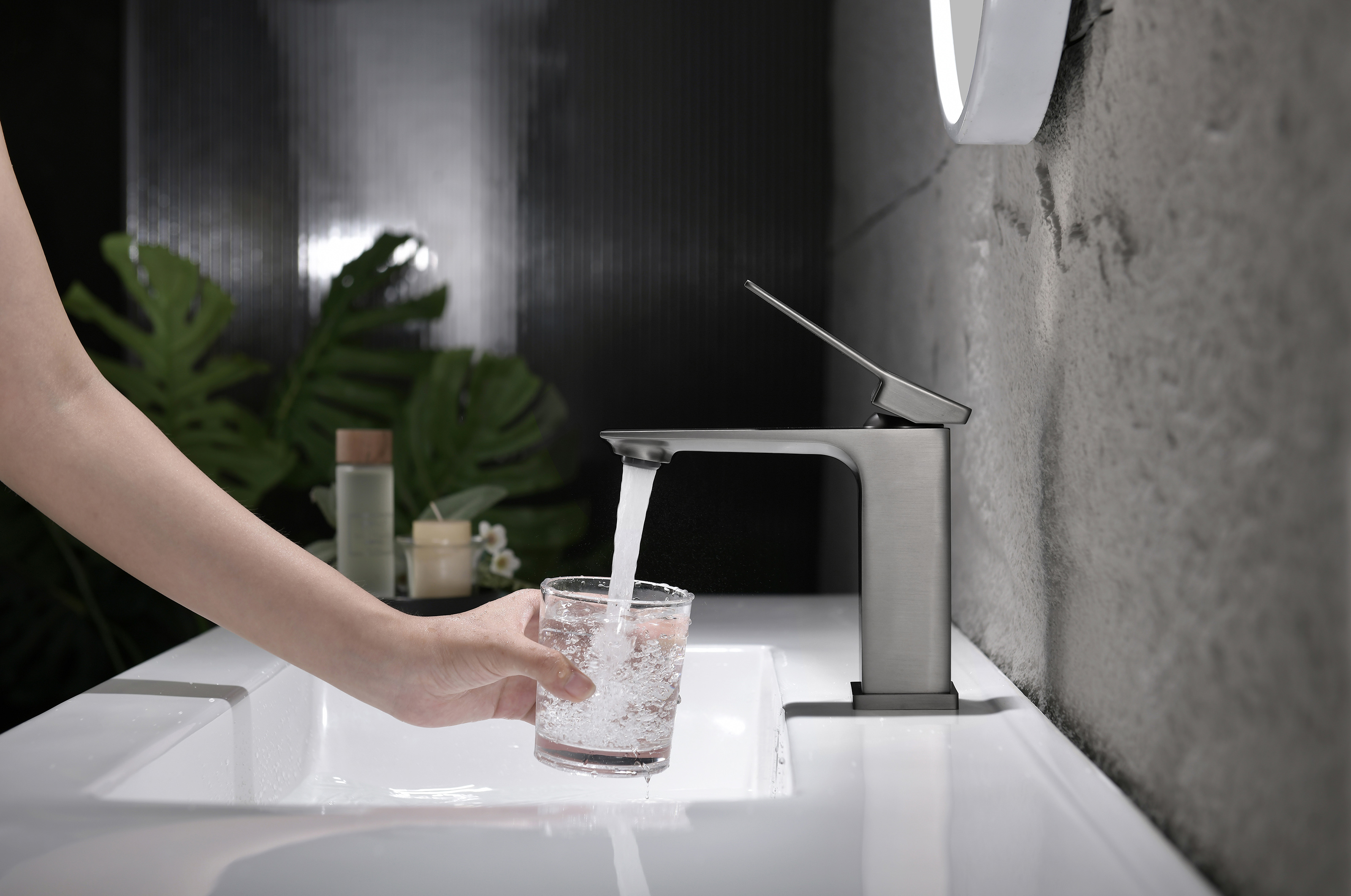 05111-Q Смеситель од. для раковины (ГРАФИТ) GANZER (10/1шт)