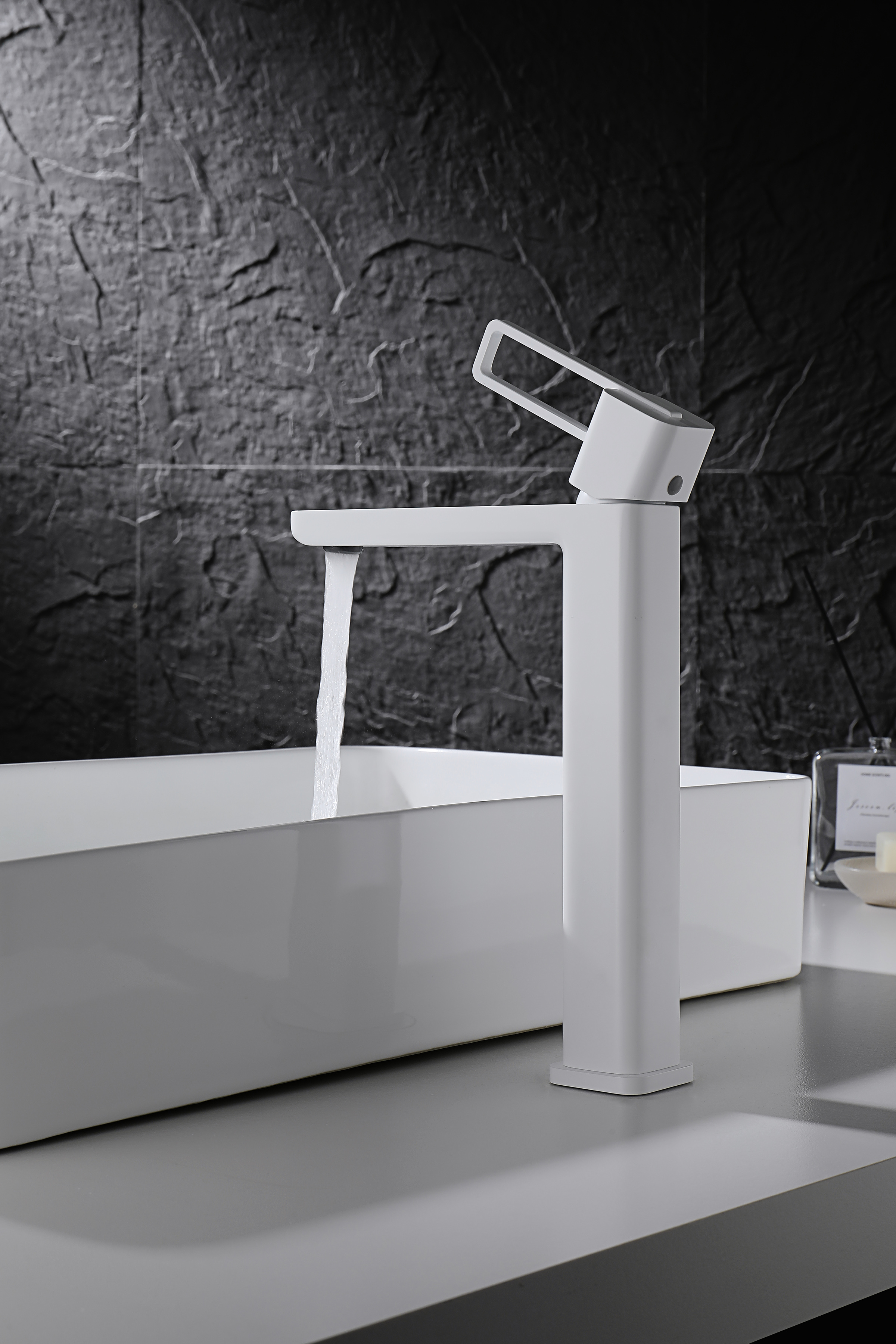 12112-F Смеситель од. для раковины-чаши (БЕЛЫЙ) GANZER (10/1шт)