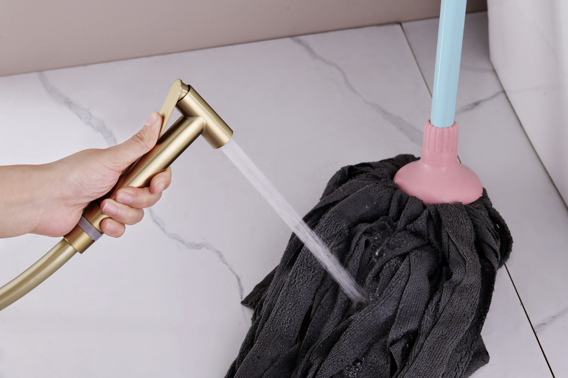 06157-S Смеситель встраиваемый с ГИГ. душем (Мат. Золото) GANZER (10/1шт)