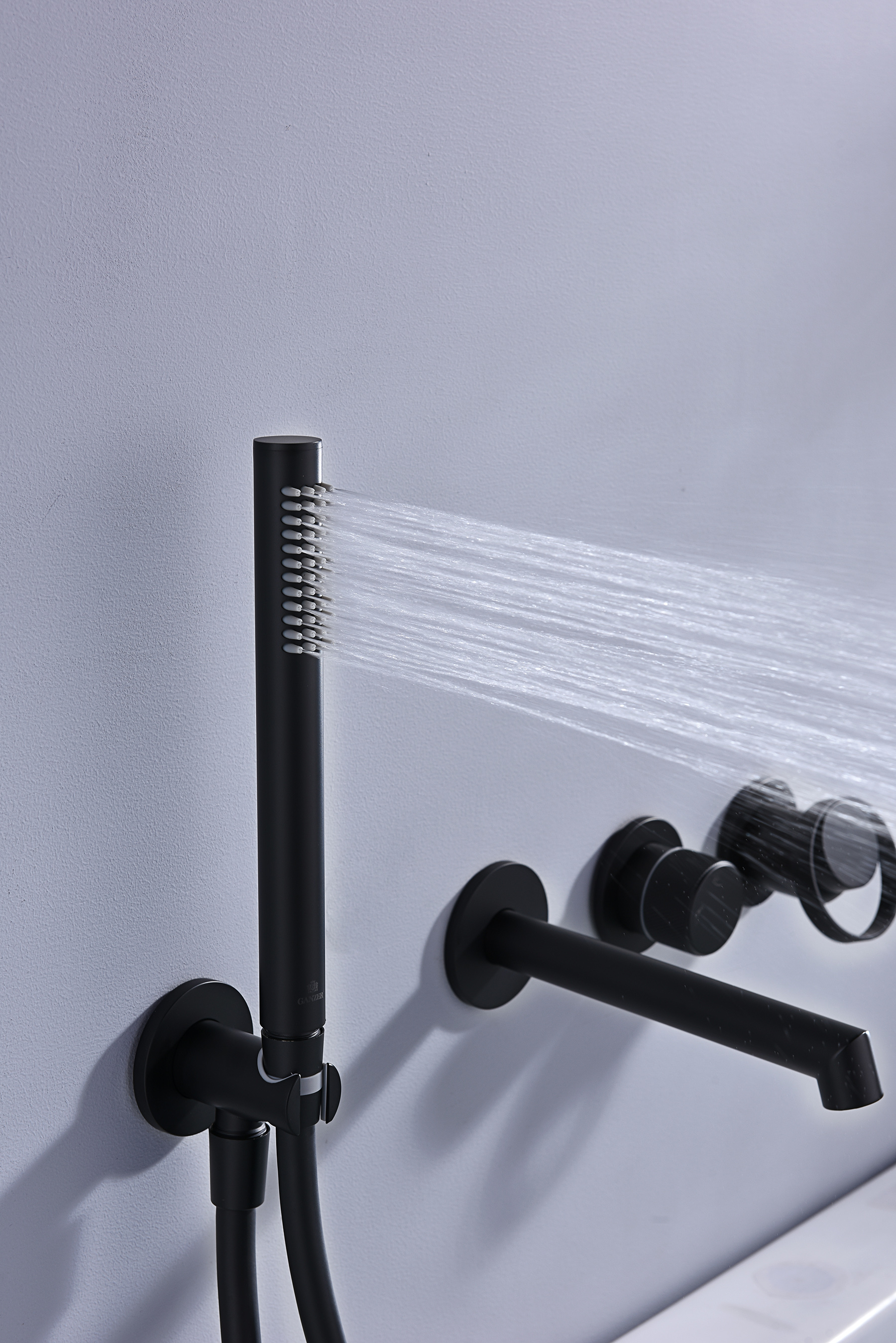 19134-C Встроенный смес. для ванны  (ЧЕРНЫЙ) GANZER  (6/1шт)