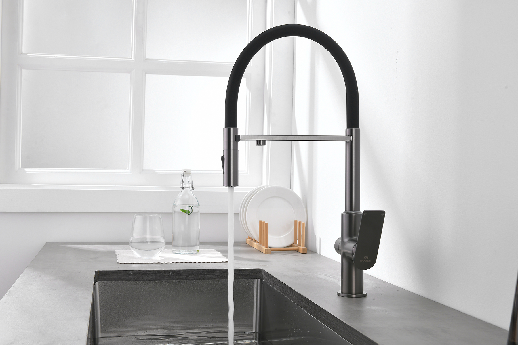 07127-Q Смес. для кухни с гиб МАГ. изл. и под. фильт. (ГРАФИТ+ЧЕР.) GANZER (10/1шт)