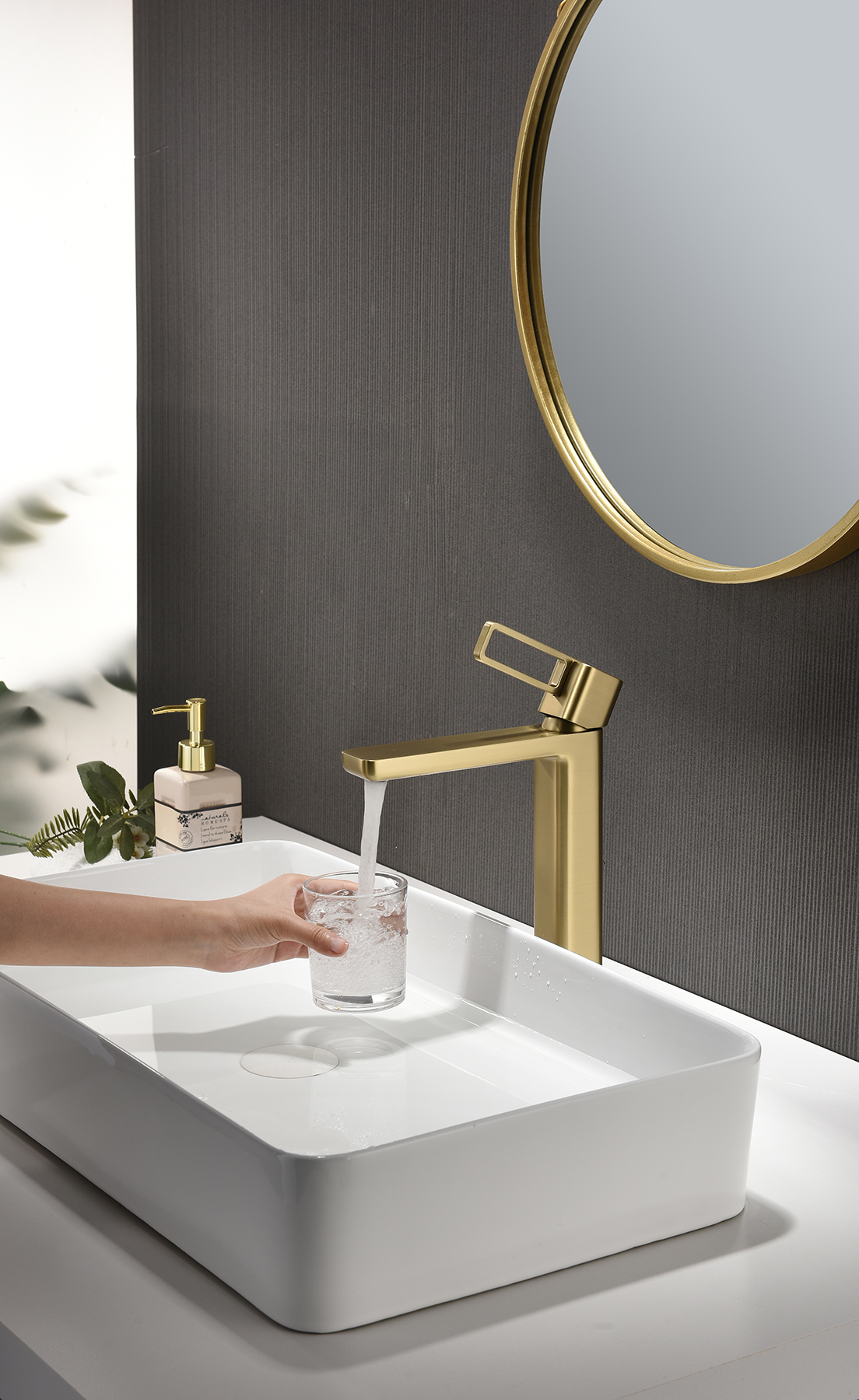 12112-S Смеситель од. для раковины-чаши (Мат. Золото) GANZER (10/1шт)