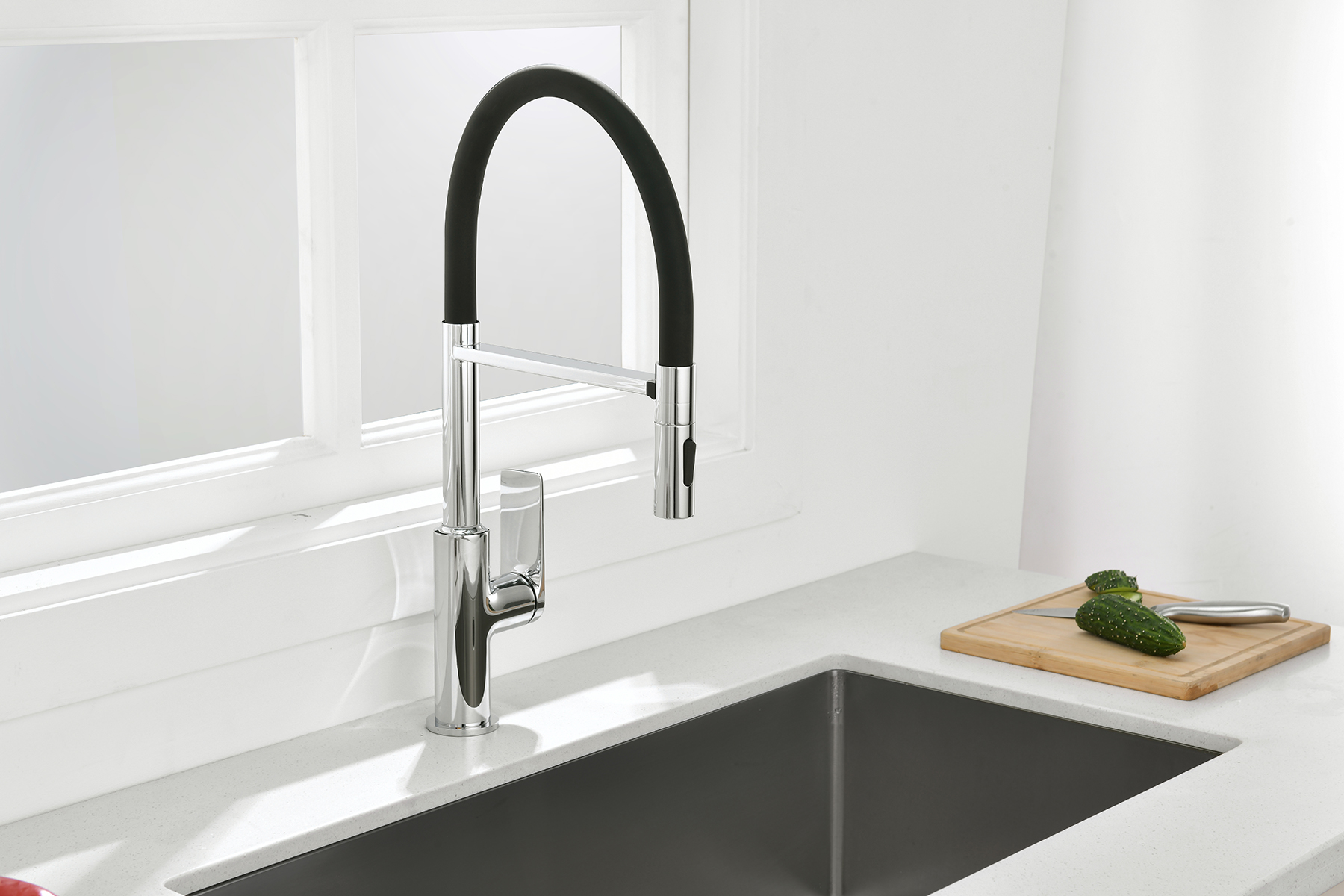 07126 Смеситель для кухни с гиб. МАГНИТ. изливом (ХРОМ+ЧЕР.) GANZER (10/1шт)