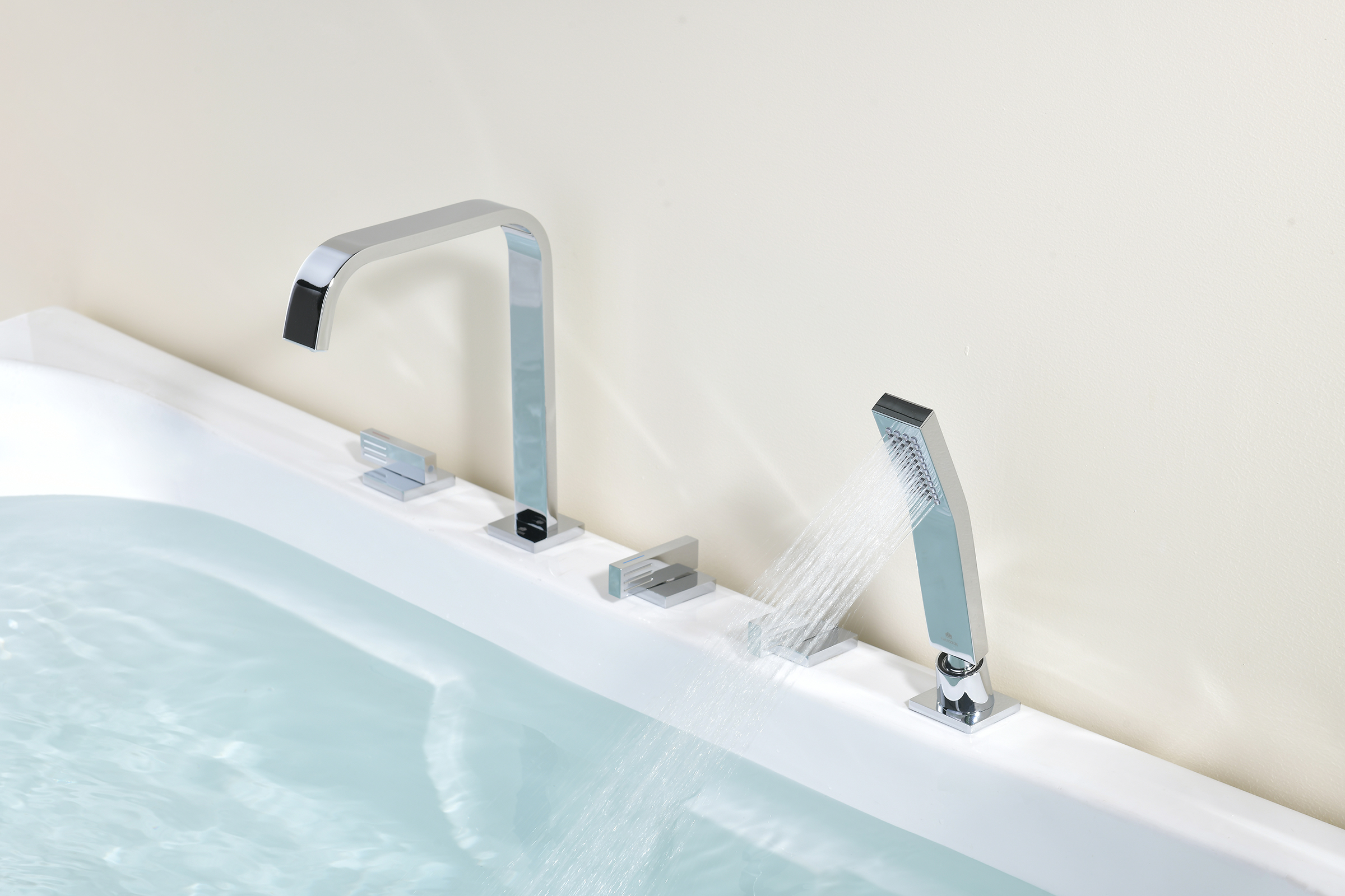 01133 Смеситель на борт ванны (5-отв,ХРОМ)  GANZER (10/1шт)