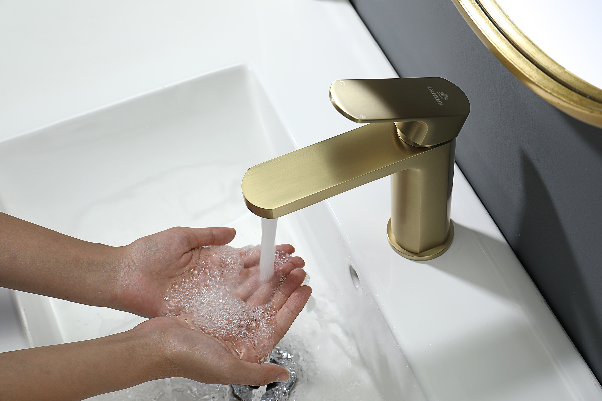 06111-S Смеситель од. для раковины (Мат. Золото) GANZER (10/1шт)