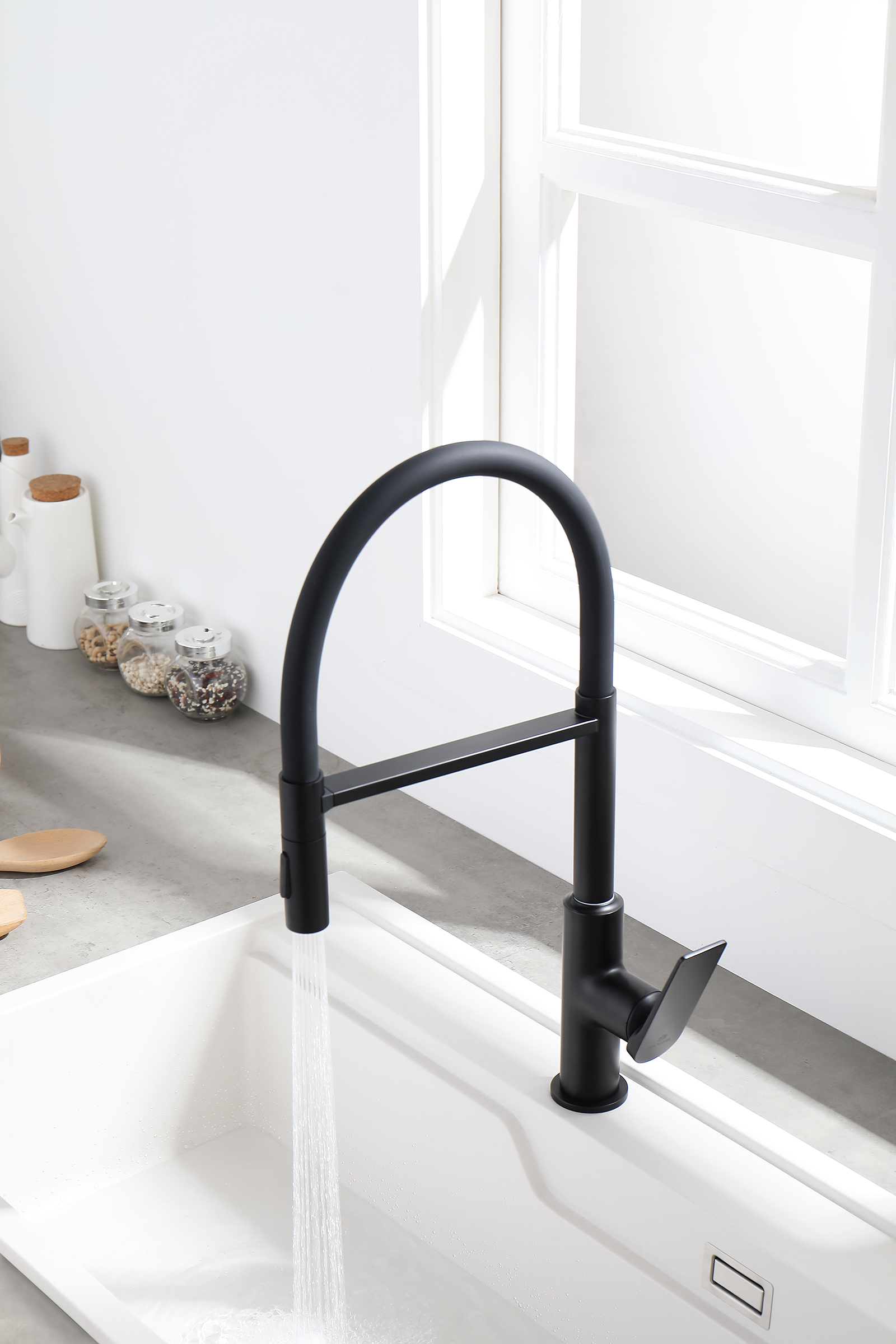 07126-C Смеситель для кухни с гиб. МАГНИТ. изливом (ЧЕР.+ЧЕР.) GANZER (10/1шт)