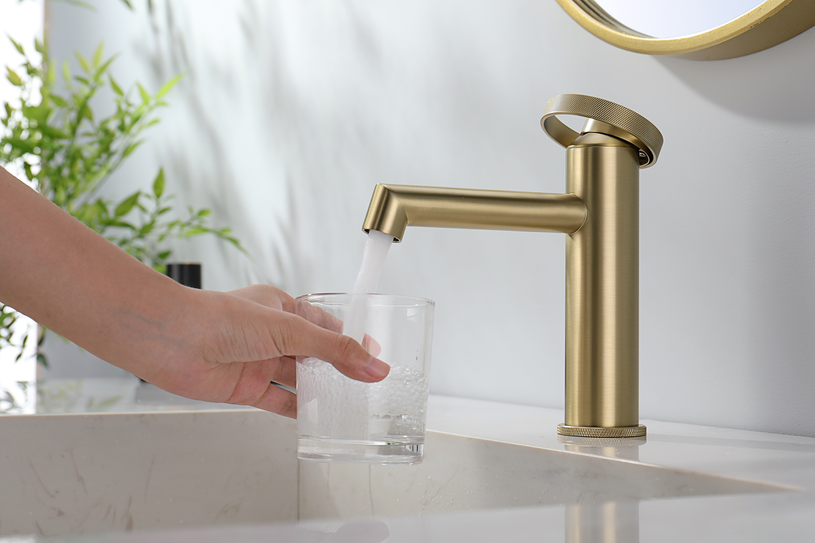 19111-S Смеситель од. для раковины (Мат. Золото) GANZER (10/1шт)