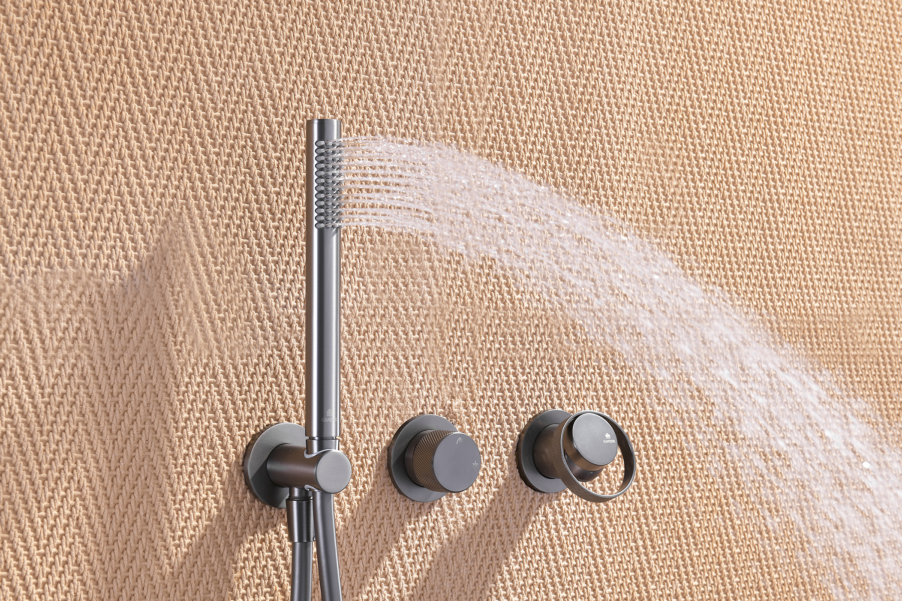 19164-Q Встроенный смес для душа с 2-функ. (ГРАФИТ) GANZER  (6/1шт)