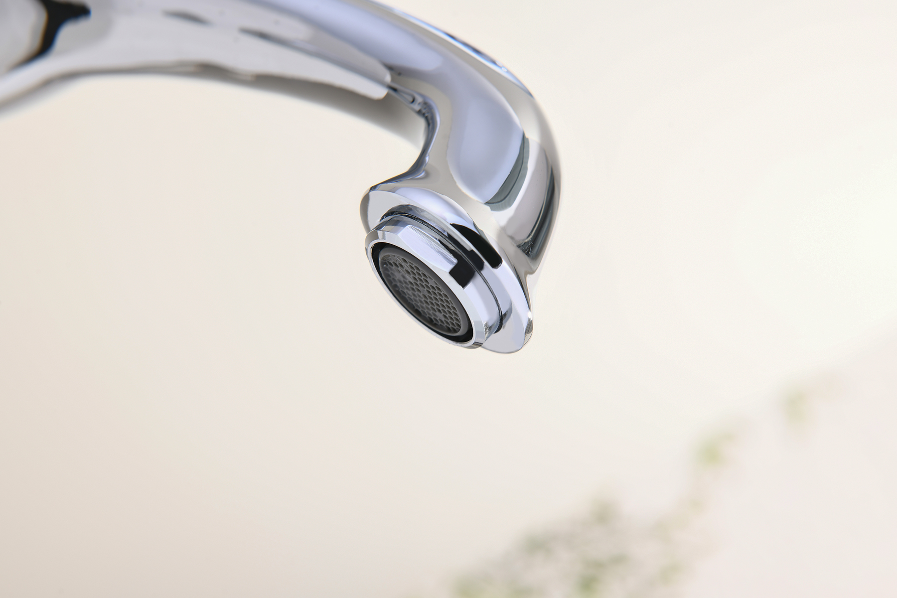 77013 Смеситель од. для раковины-чаши (ХРОМ)  GANZER  (10/1шт)