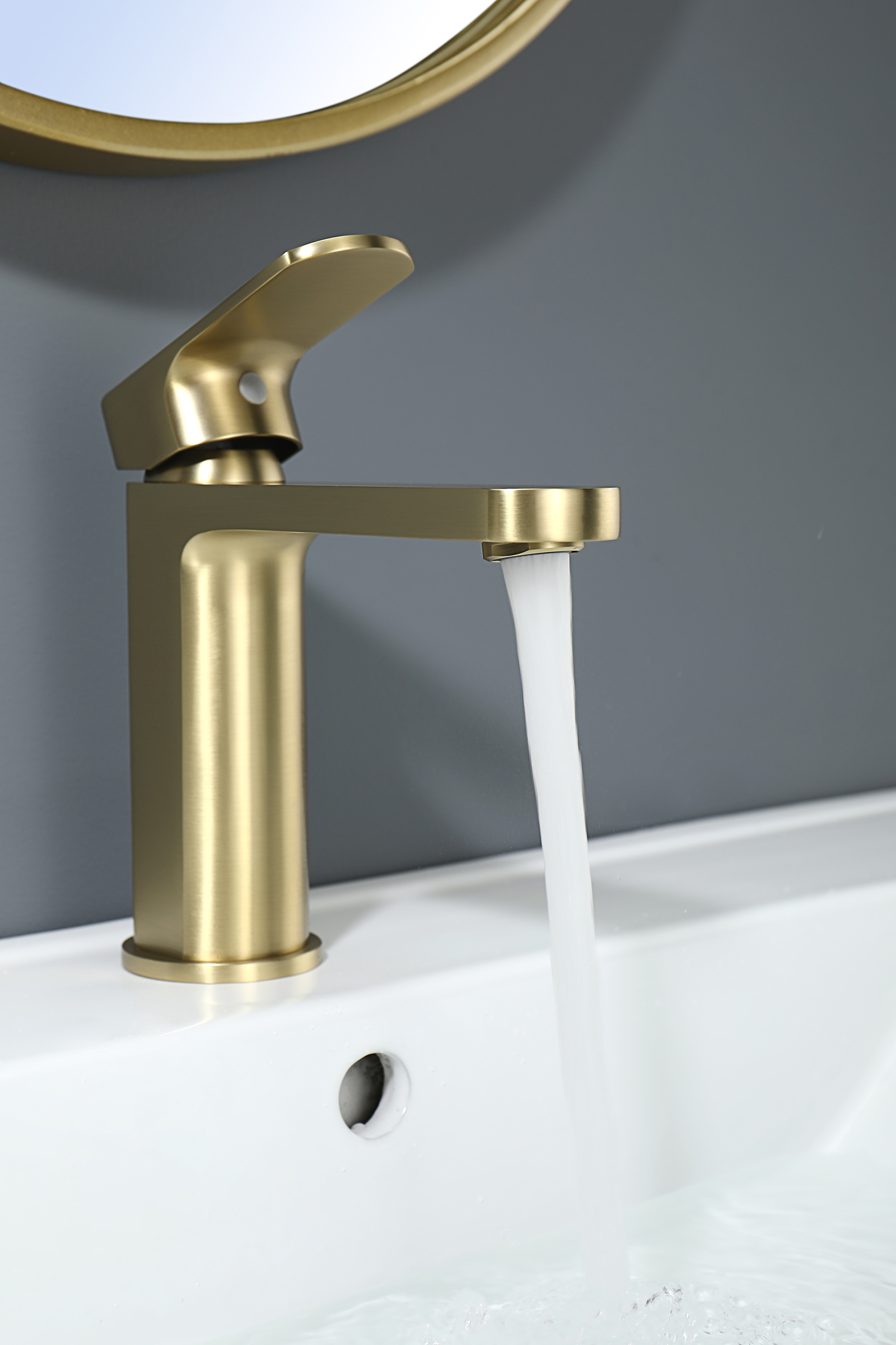 06111-S Смеситель од. для раковины (Мат. Золото) GANZER (10/1шт)