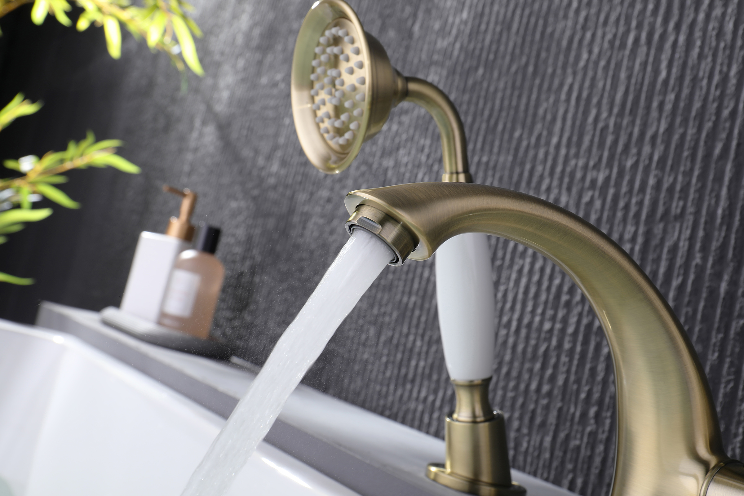 77133-D Смеситель на борт ванны (3-отв,БРОНЗА)  GANZER (8/1шт)