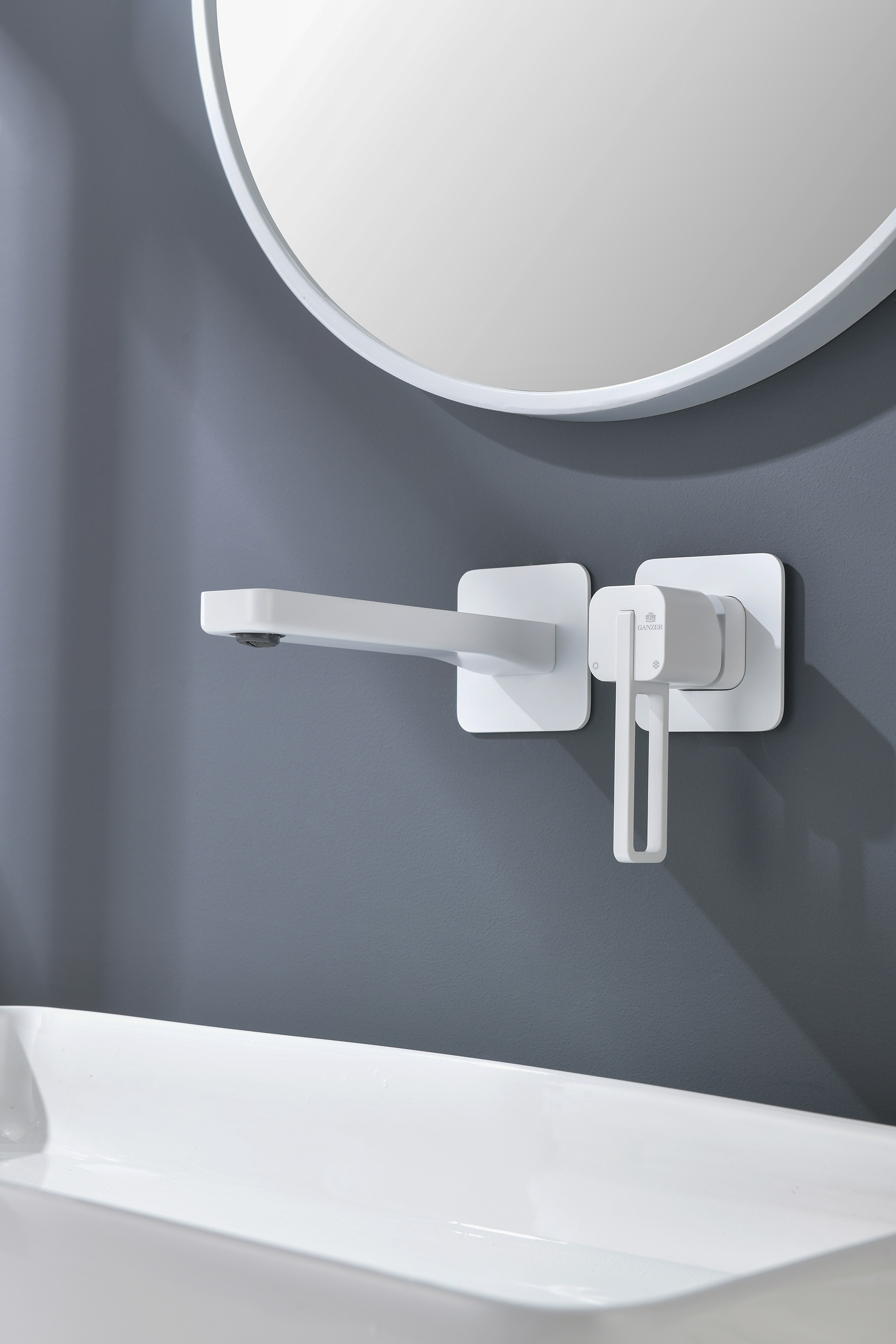 12144-F Встроенный смес для рак. (БЕЛЫЙ) GANZER  (10/1шт)