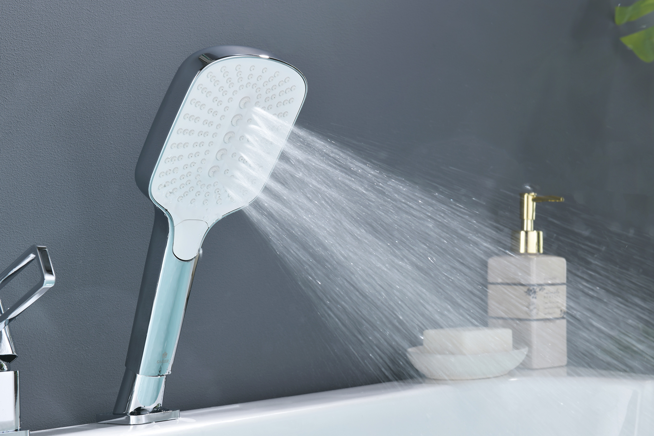 12133 Смеситель на борт ванны (3-отв,ХРОМ)  GANZER (10/1шт)