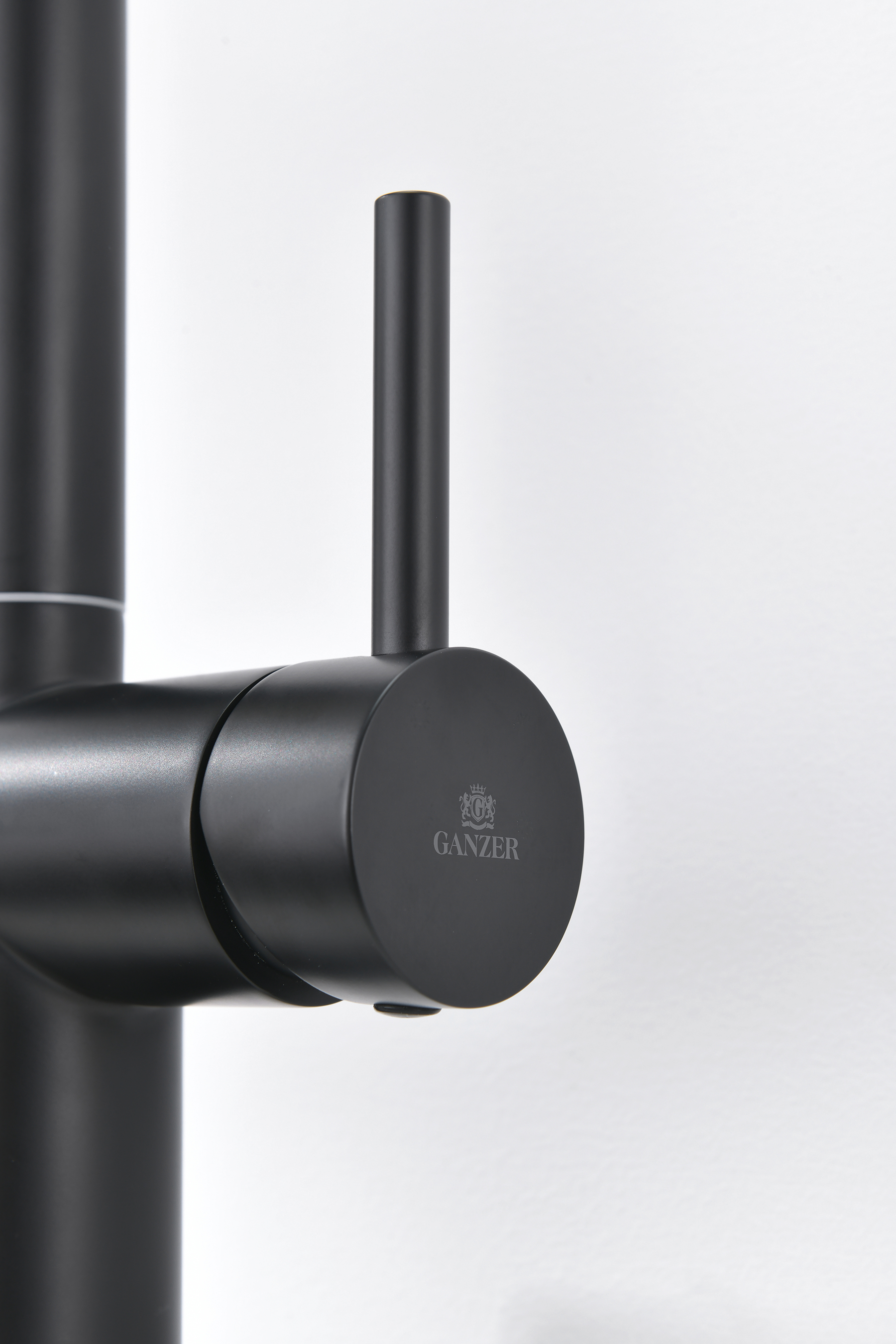 16036-C Смес. од. для кухни с ВЫД. лейкой и подк. ФИЛЬТ. (ЧЕРНЫЙ)  GANZER (10/1шт)