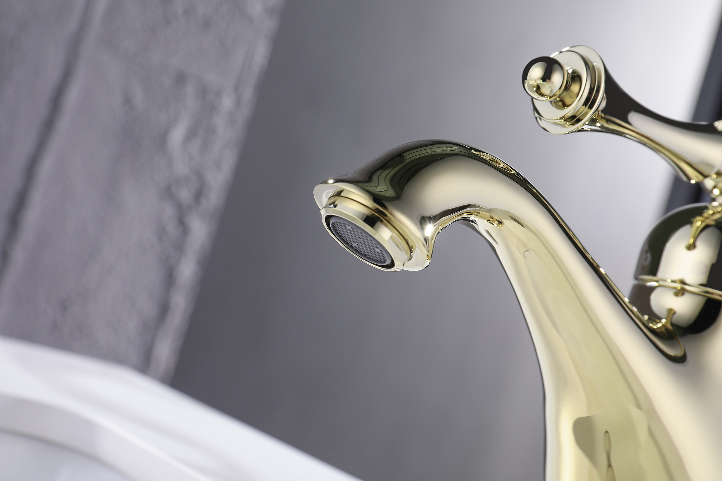 77111-E Смеситель для умывальника  (ЗОЛОТО)  GANZER (10/1шт)