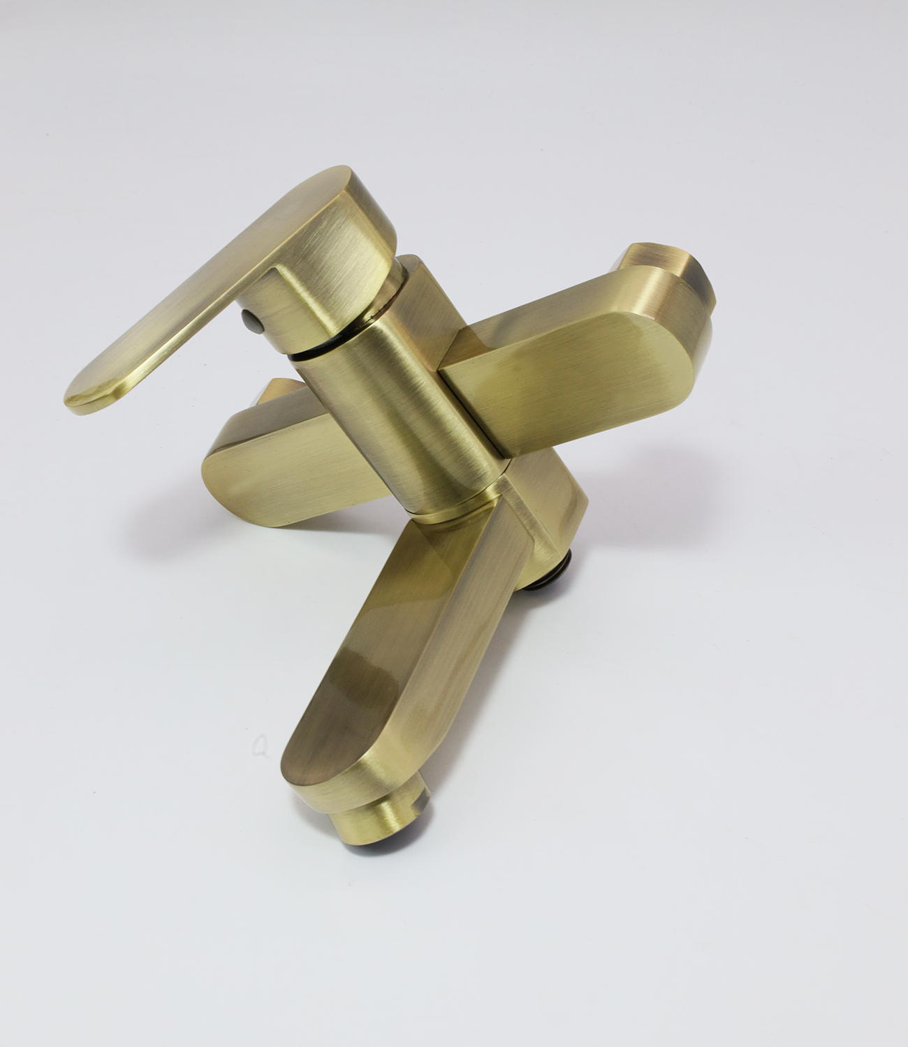 06031-D Смеситель однорычажный для ванны "GANZER"  (8/1шт) Л/К