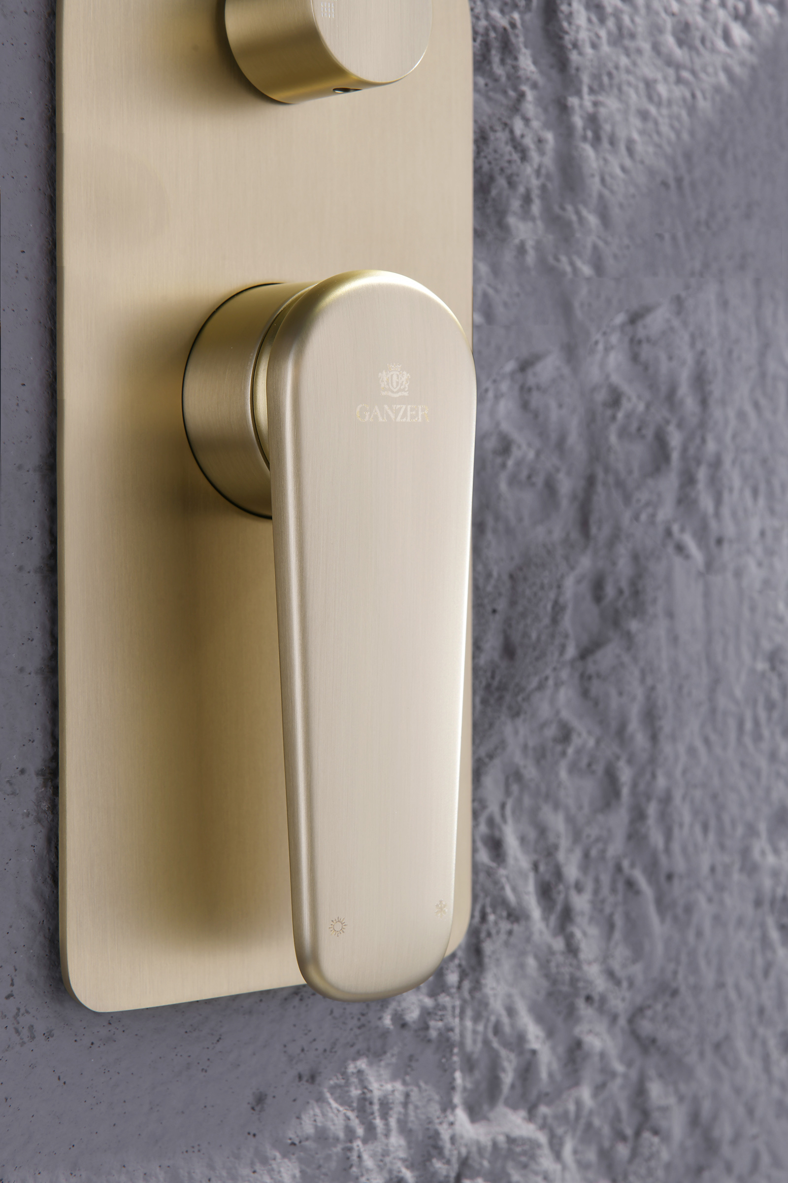 02165-S Смеситель встраиваемый для душа с 3-функ. (Мат. Золото) GANZER (6/1шт)