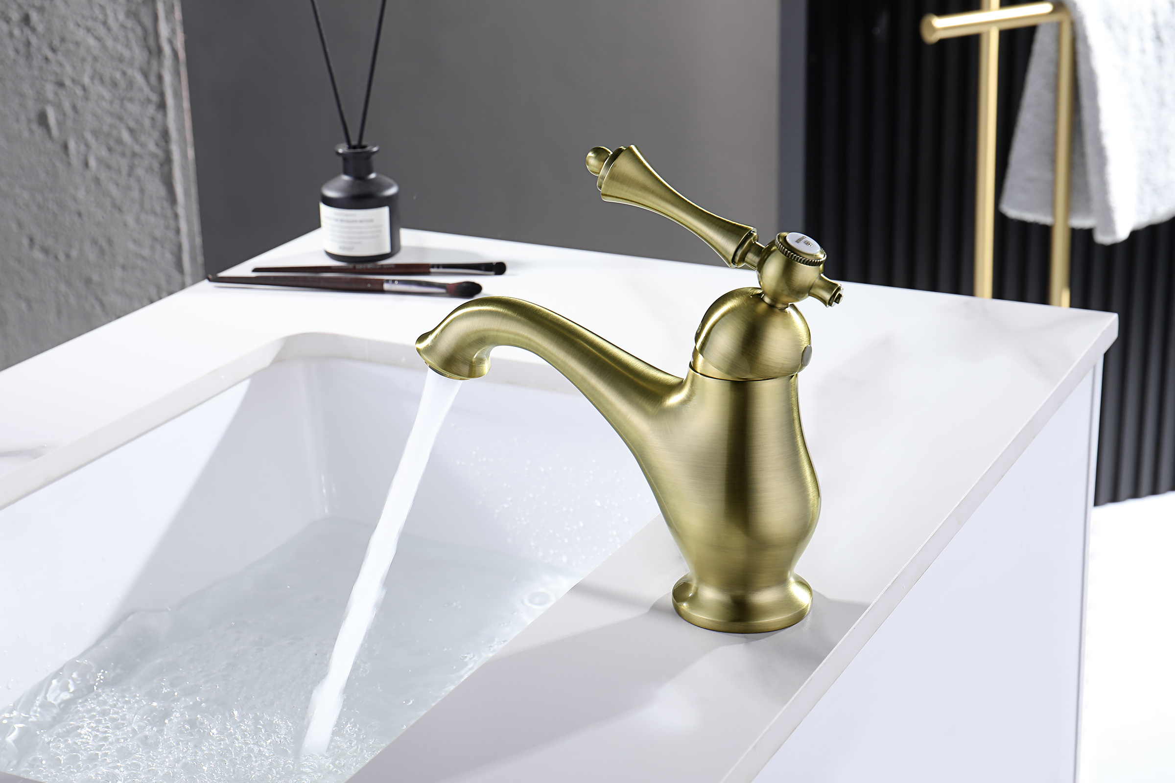 77111-D Смеситель для умыв. (БРОНЗА)  GANZER  (10/1шт)