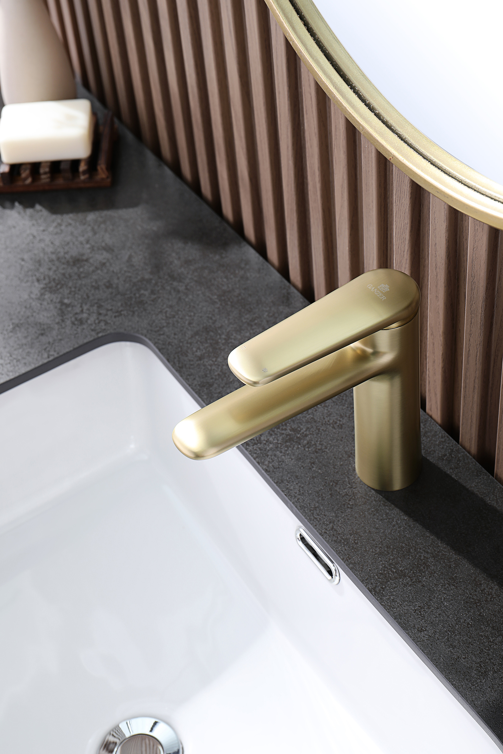 02111-S Смеситель од. для раковины (Мат. Золото) GANZER (10/1шт)