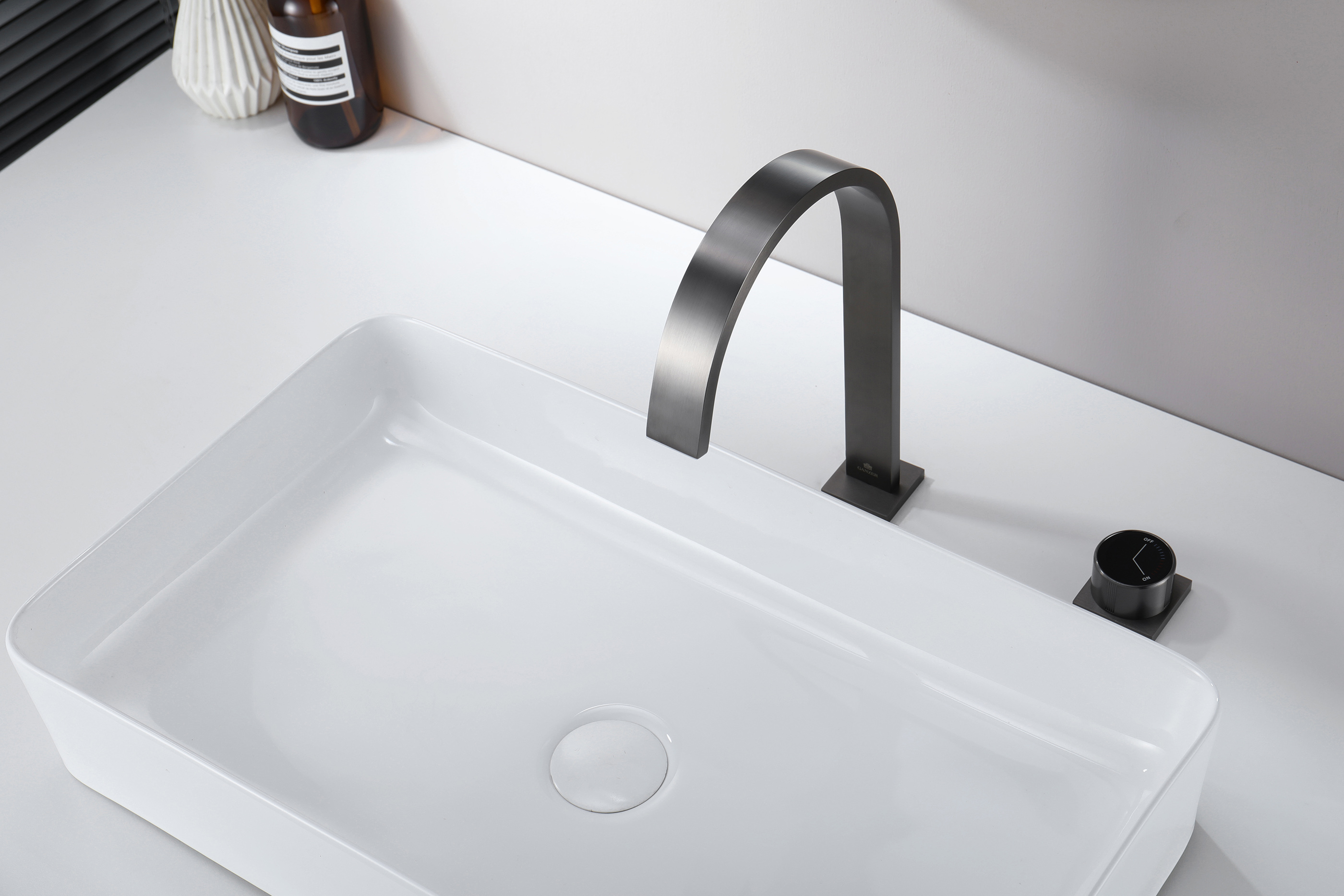 01112-Q Смеситель на борт раковины (2-отв,ГРАФИТ)  GANZER (10/1шт)