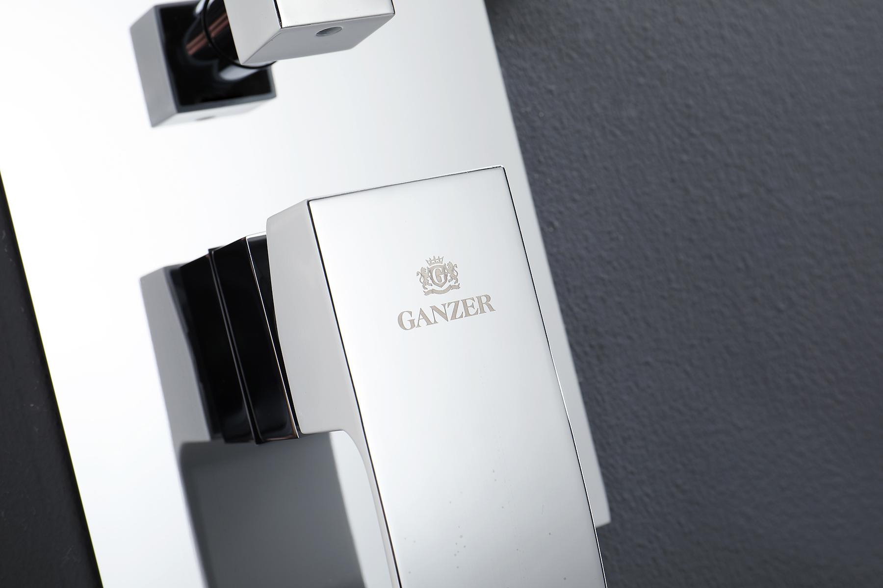 44165-F Смеситель встраиваемый для душа с 3-функ. (Белый/Хром) GANZER (6/1шт)