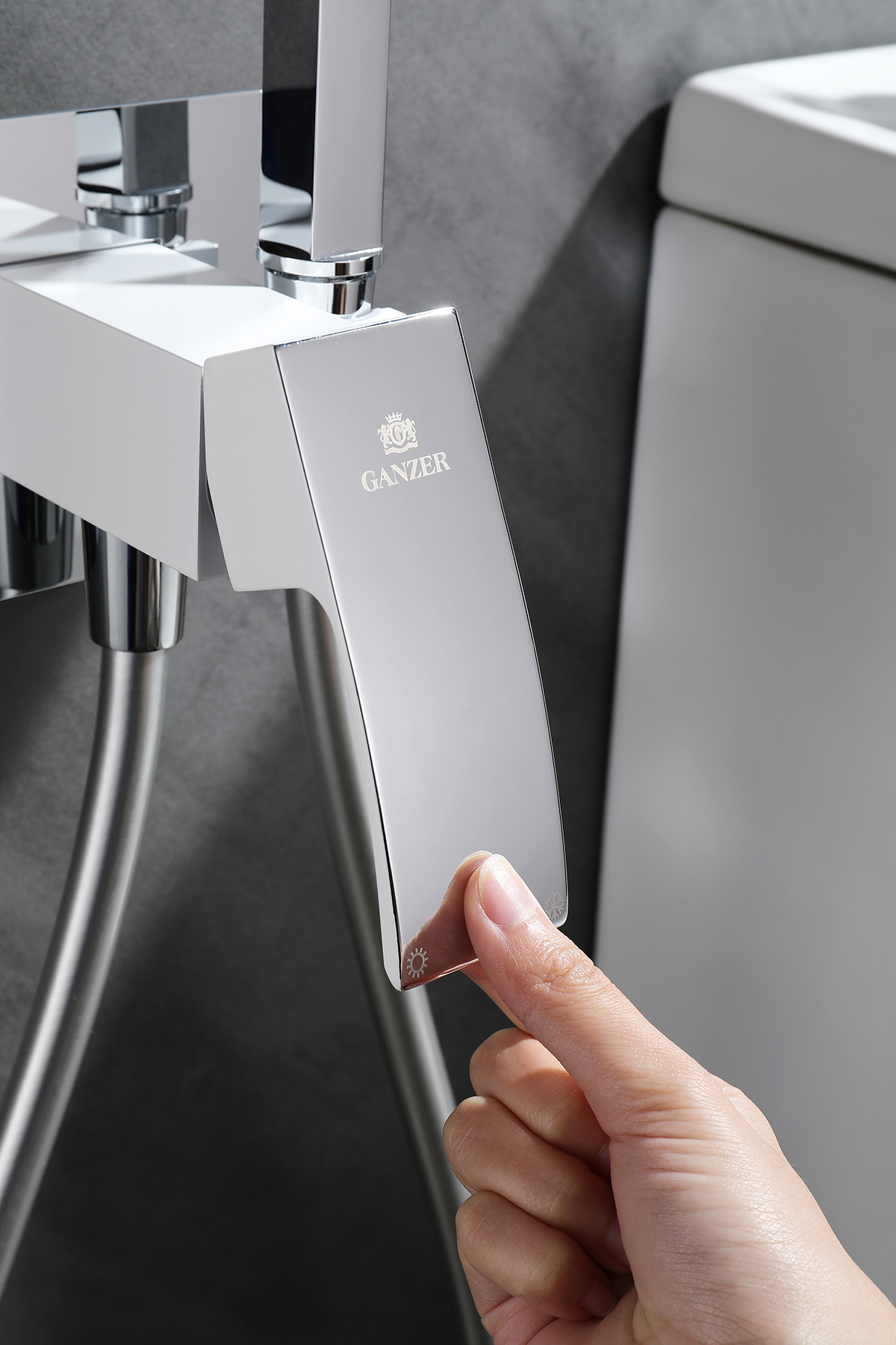 44157-F Смеситель встраиваемый с ГИГ. душем (БЕЛЫЙ) GANZER (10/1шт)