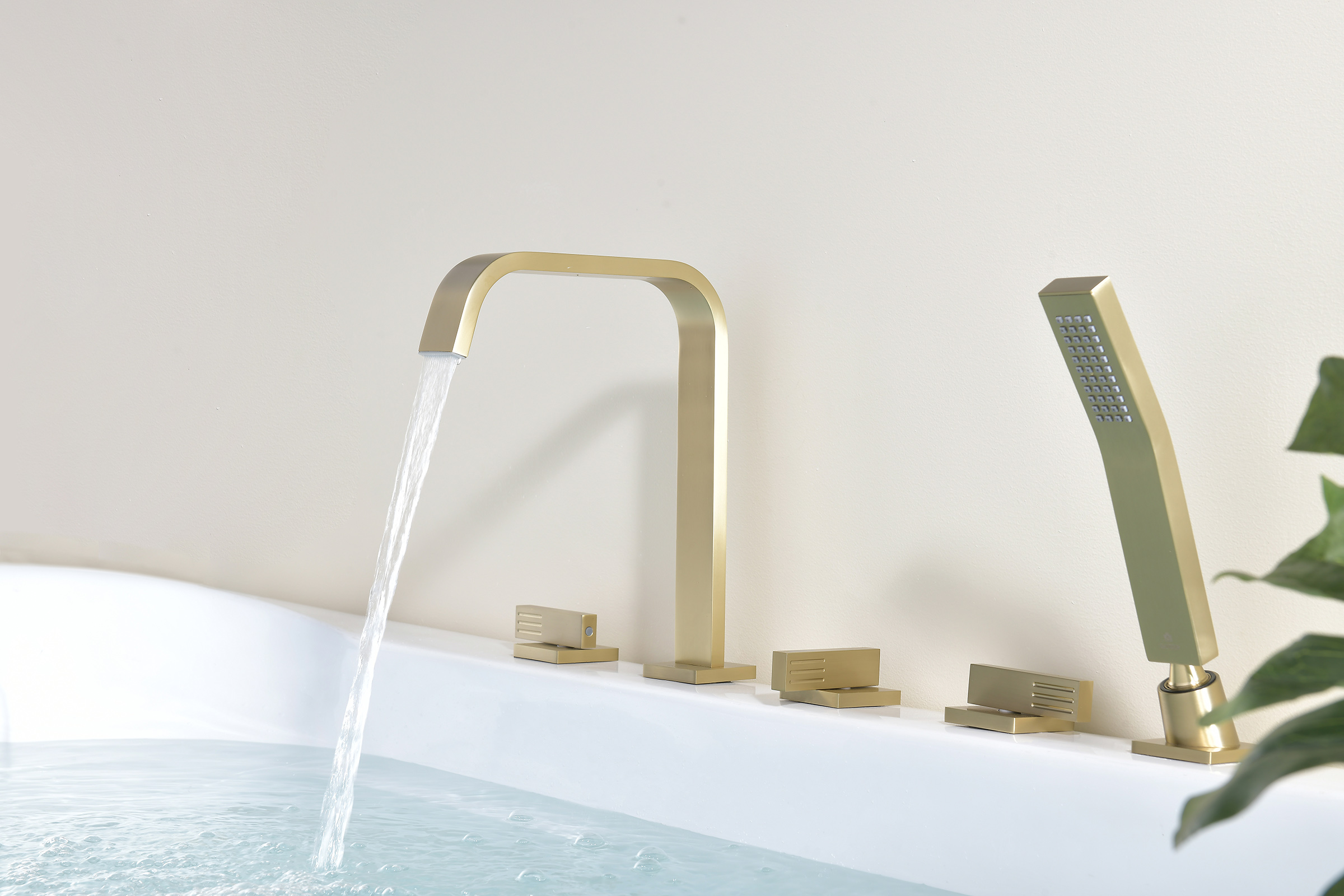 01133-S Смеситель на борт ванны (5-отв,Мат. Золото)  GANZER (10/1шт)