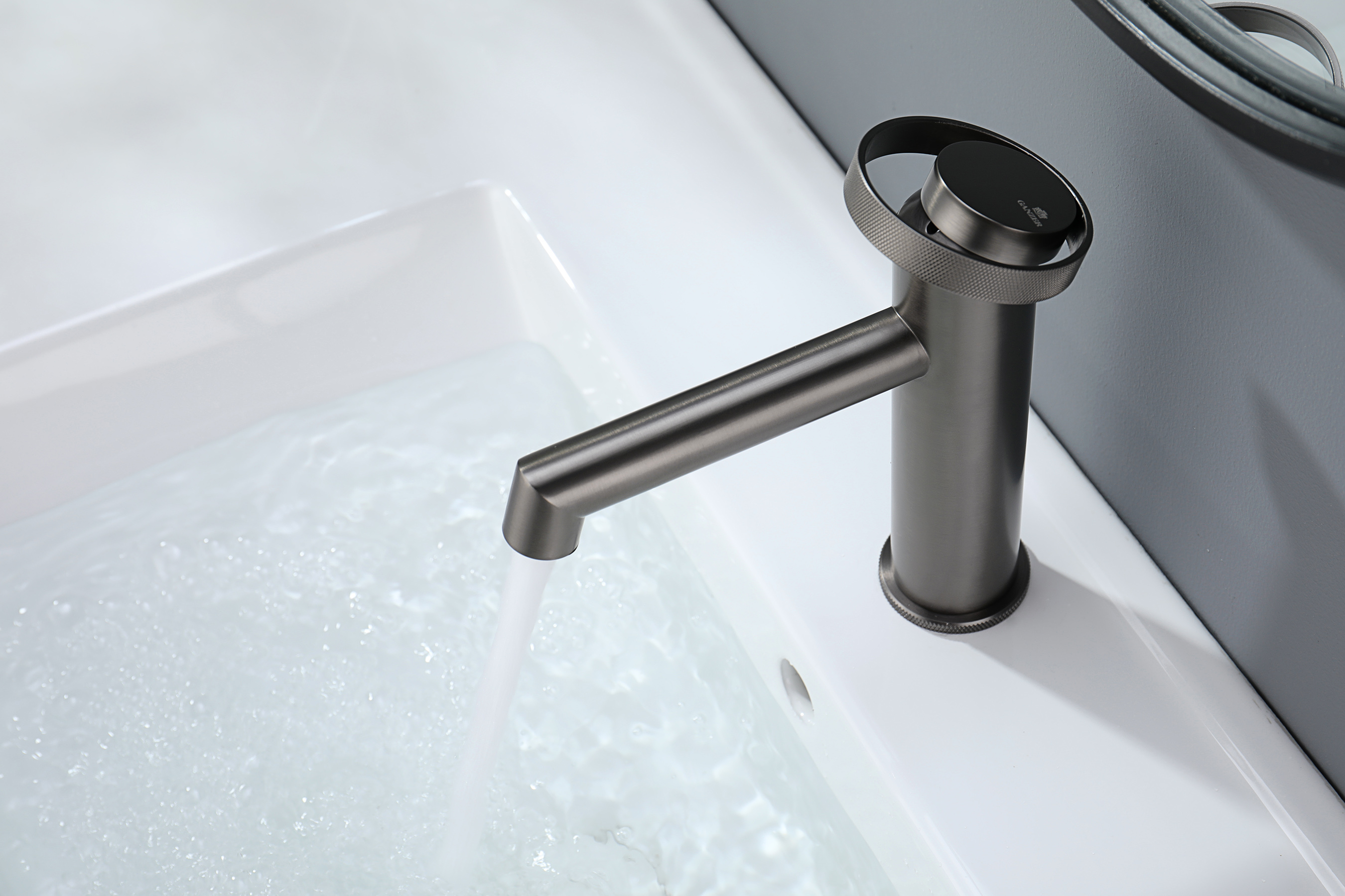 19111-Q Смеситель од. для раковины (ГРАФИТ) GANZER (10/1шт)