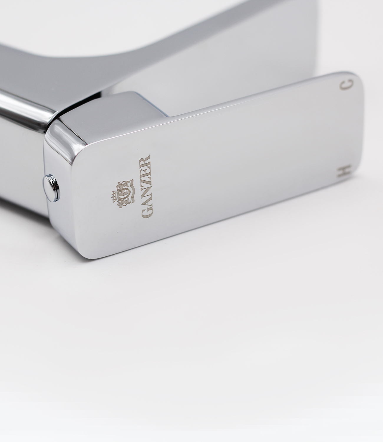 12115 Смеситель для умывальника (ХРОМ)  GANZER (10/1шт)