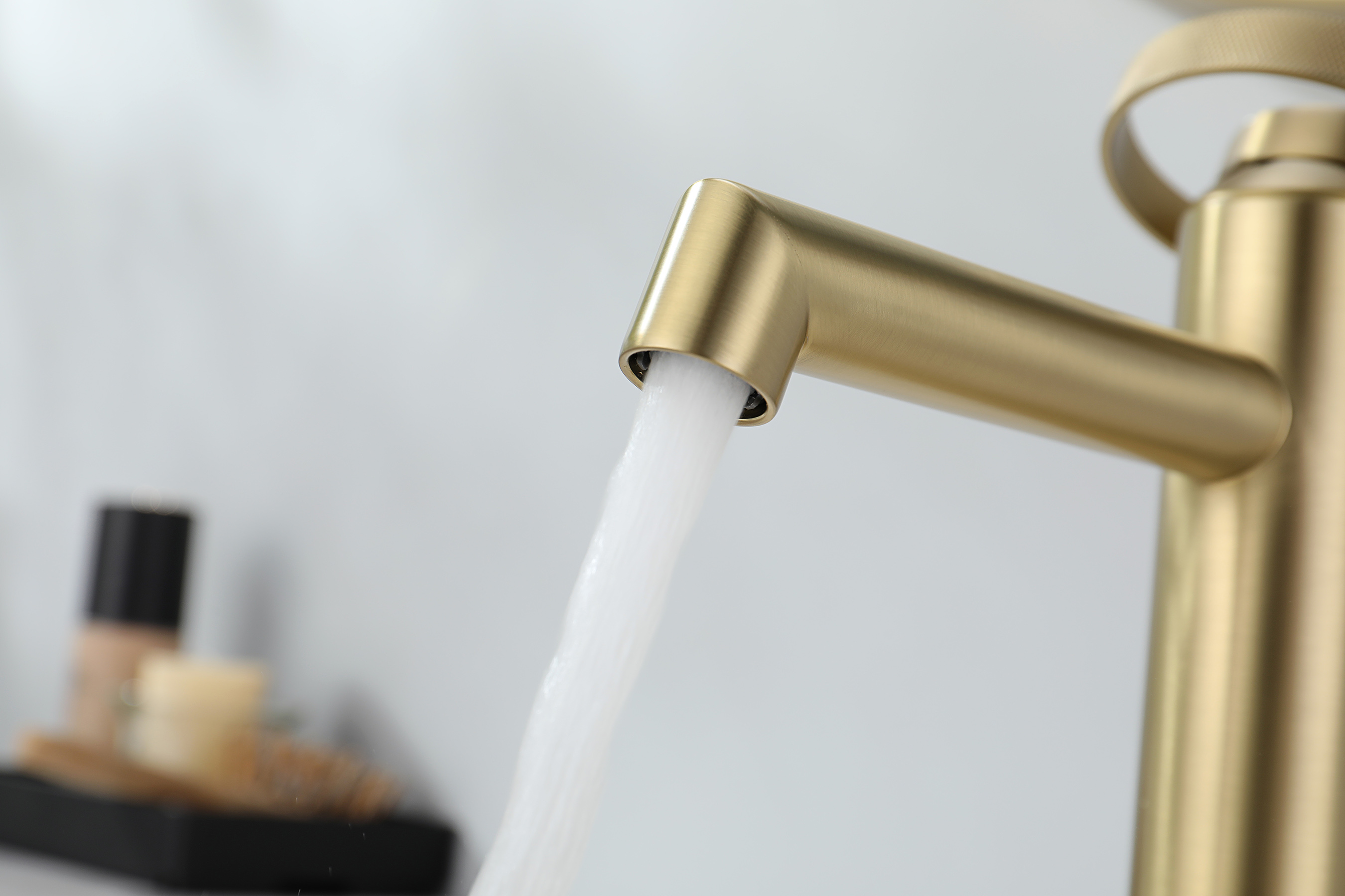 19111-S Смеситель од. для раковины (Мат. Золото) GANZER (10/1шт)