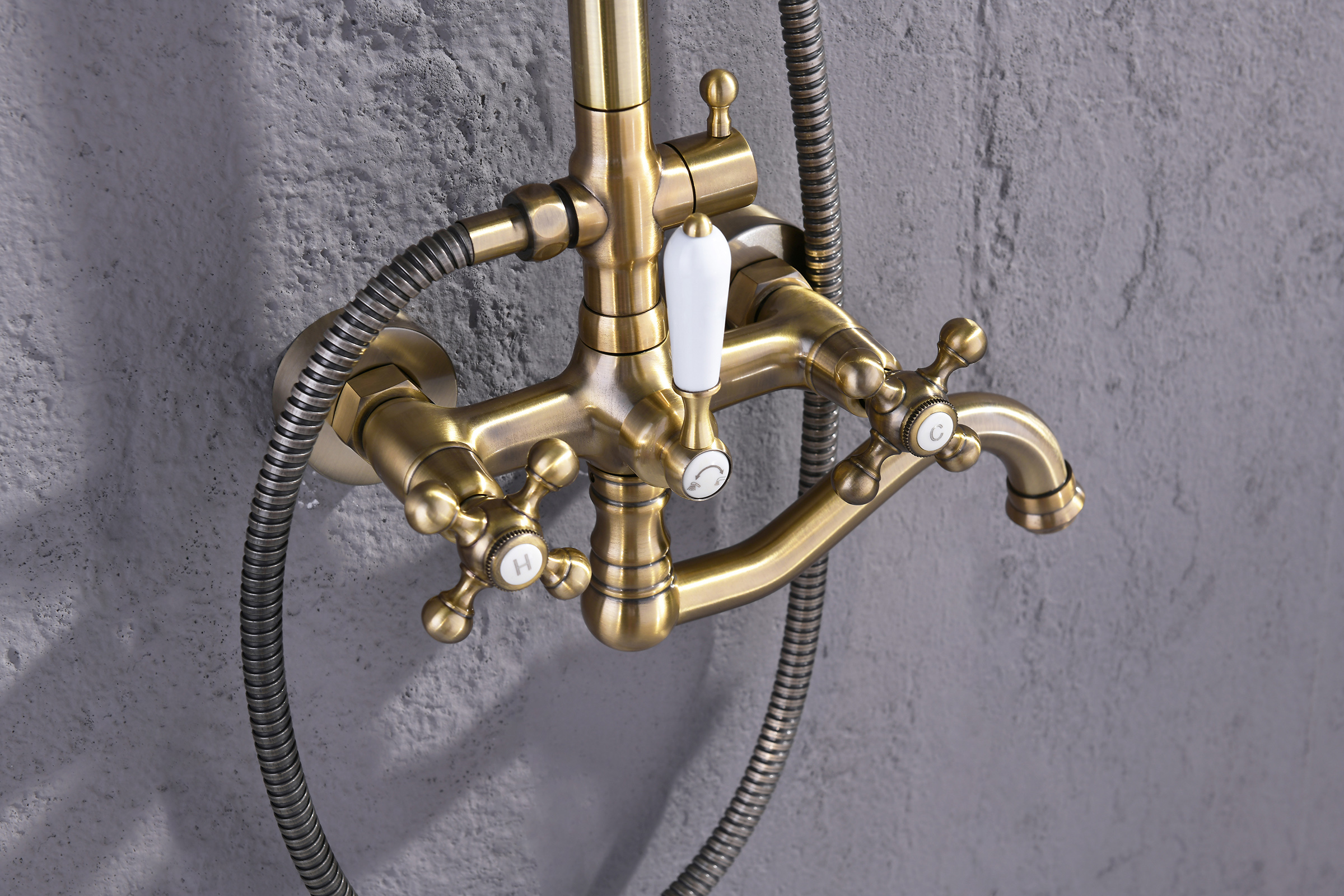 09063-D Двухвент душевой релинг БРОНЗА  GANZER  (4/1шт)