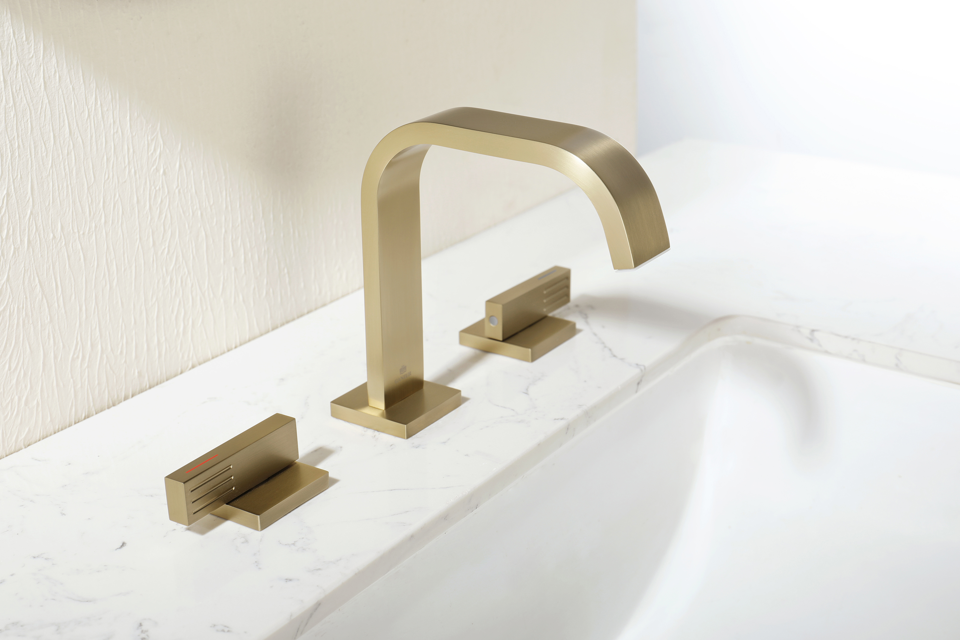 01115-S Смеситель на борт раковины (3-отв,Мат. Золото)  GANZER (10/1шт)