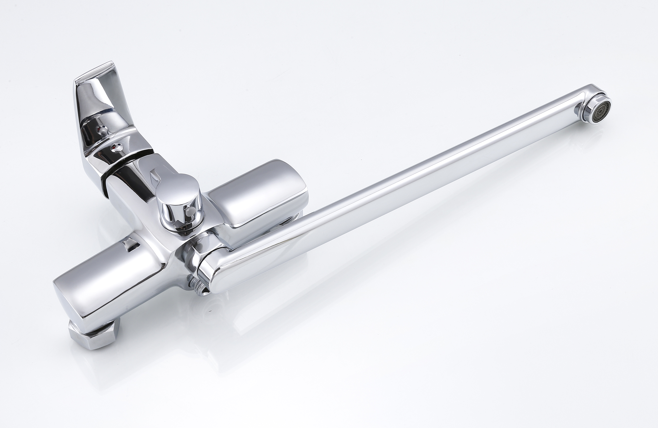 22011 Однр. смеситель для ванны  HANSEN  (10/1шт)