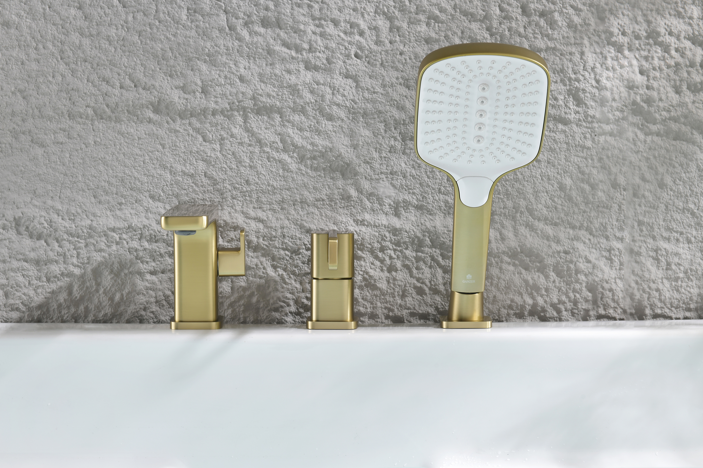 12133-S Смеситель на борт ванны (3-отв,Мат. Золото)  GANZER (10/1шт)