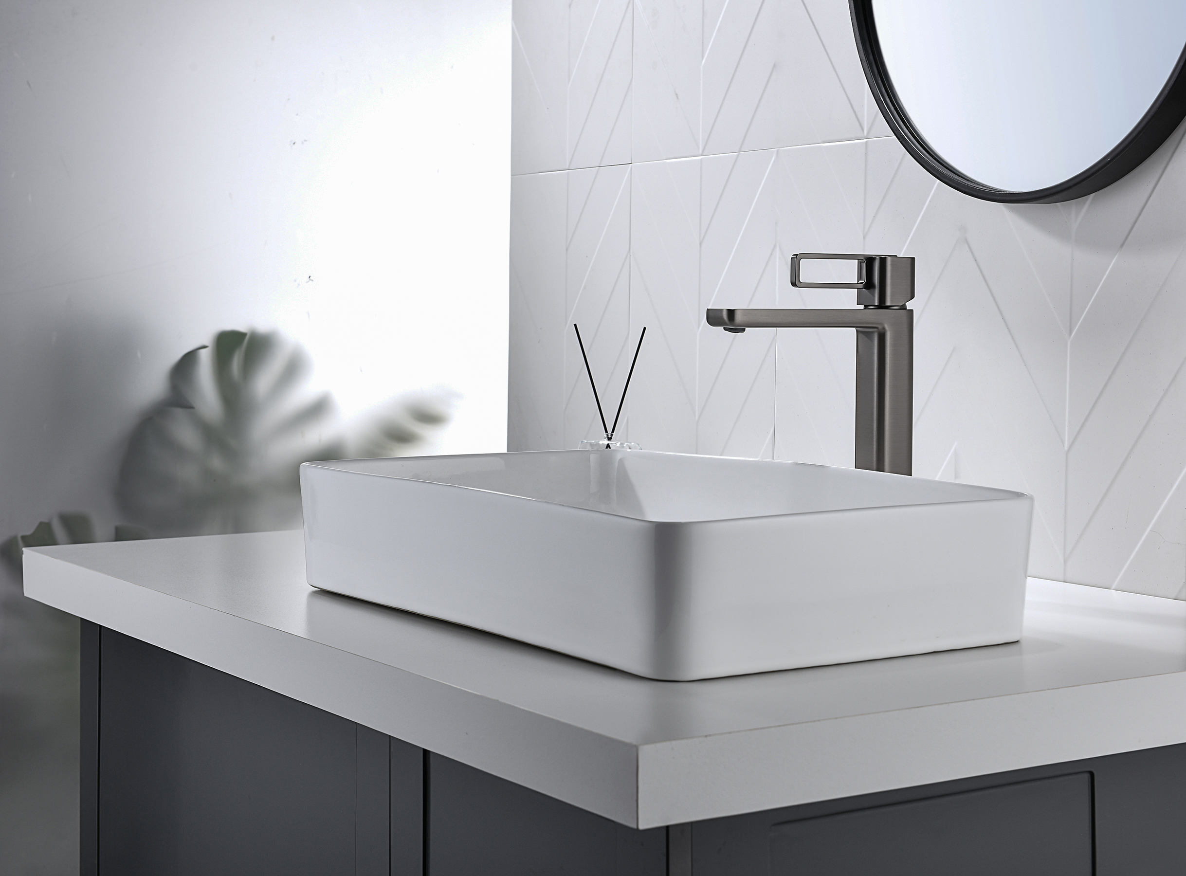 12112-Q Смеситель од. для раковины-чаши (ГРАФИТ) GANZER (10/1шт)