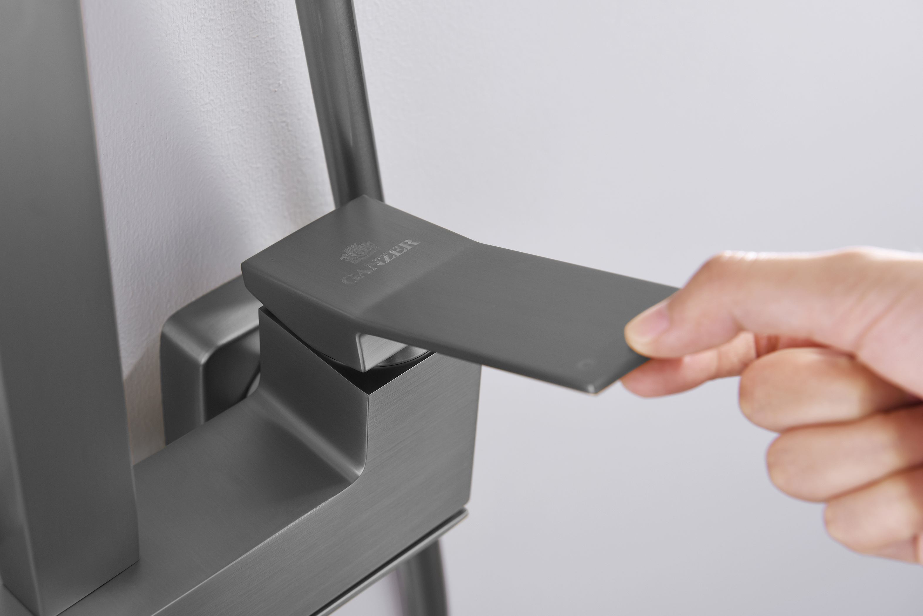 05162-Q Душевая система (ГРАФИТ) GANZER (5/1шт)