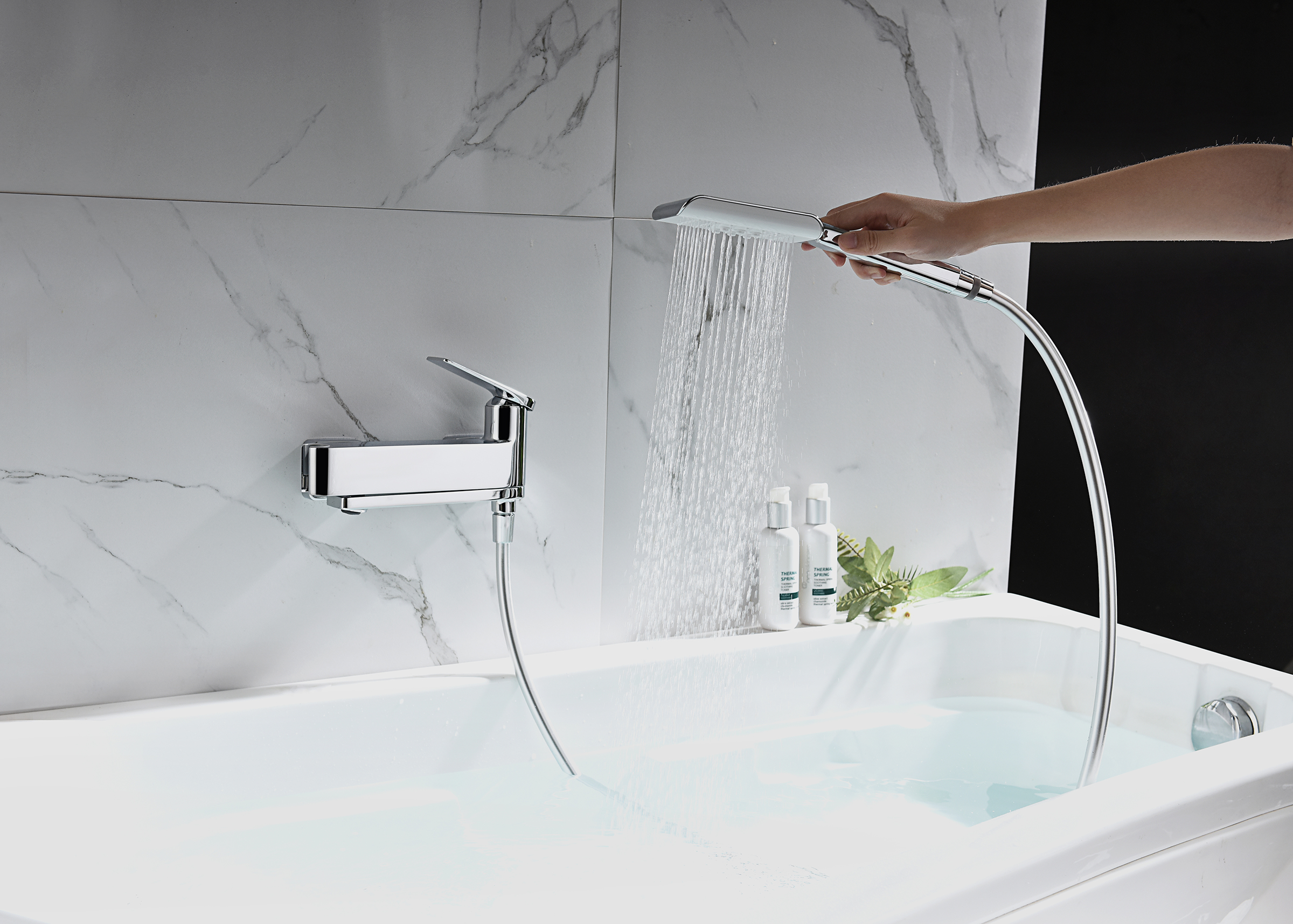 07132 Смеситель од. для ванны кор. (ХРОМ)  GANZER  (8/1шт)