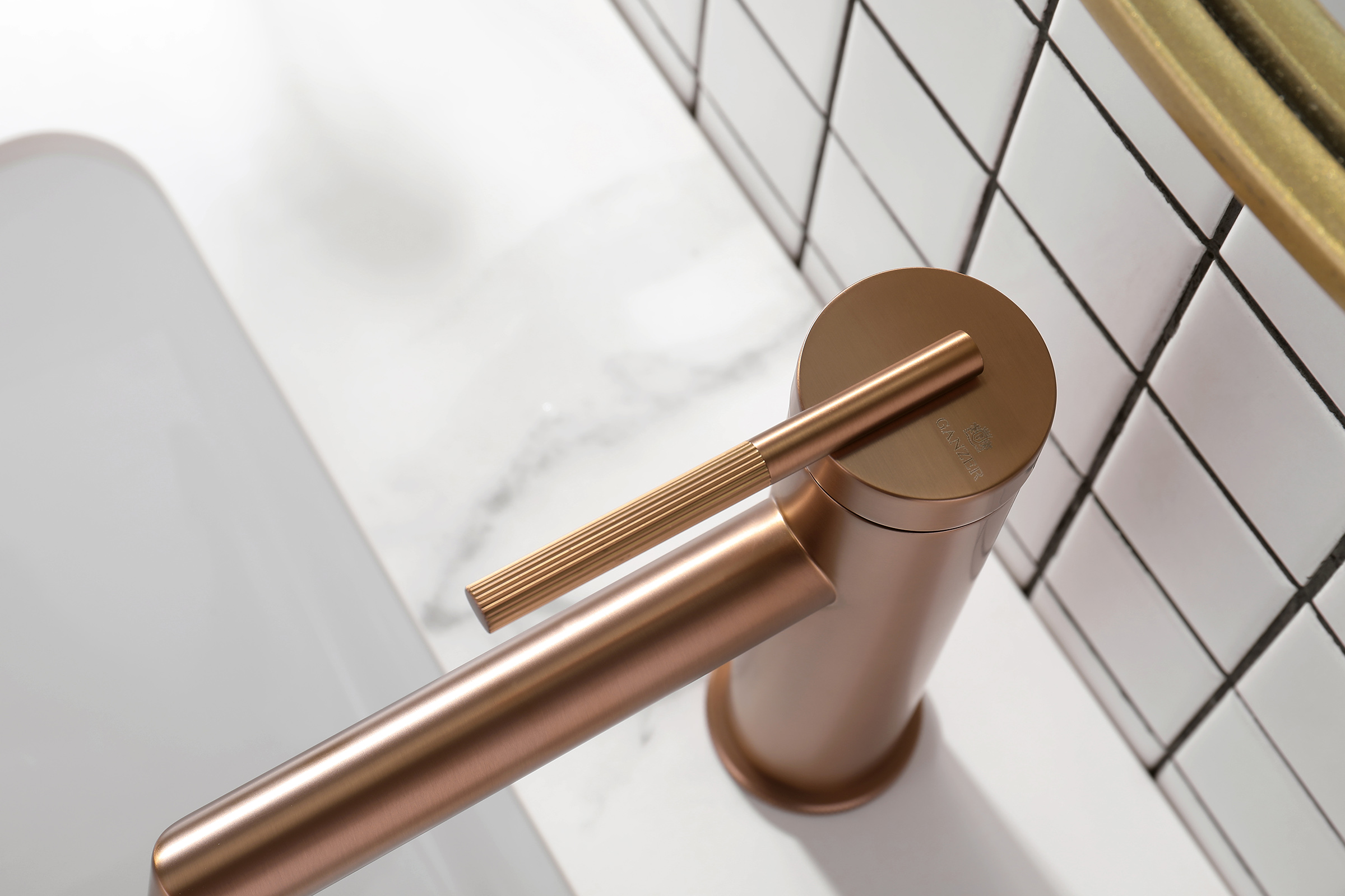 19111-R Смеситель од. для раковины (Роз. Зотото) GANZER (10/1шт)